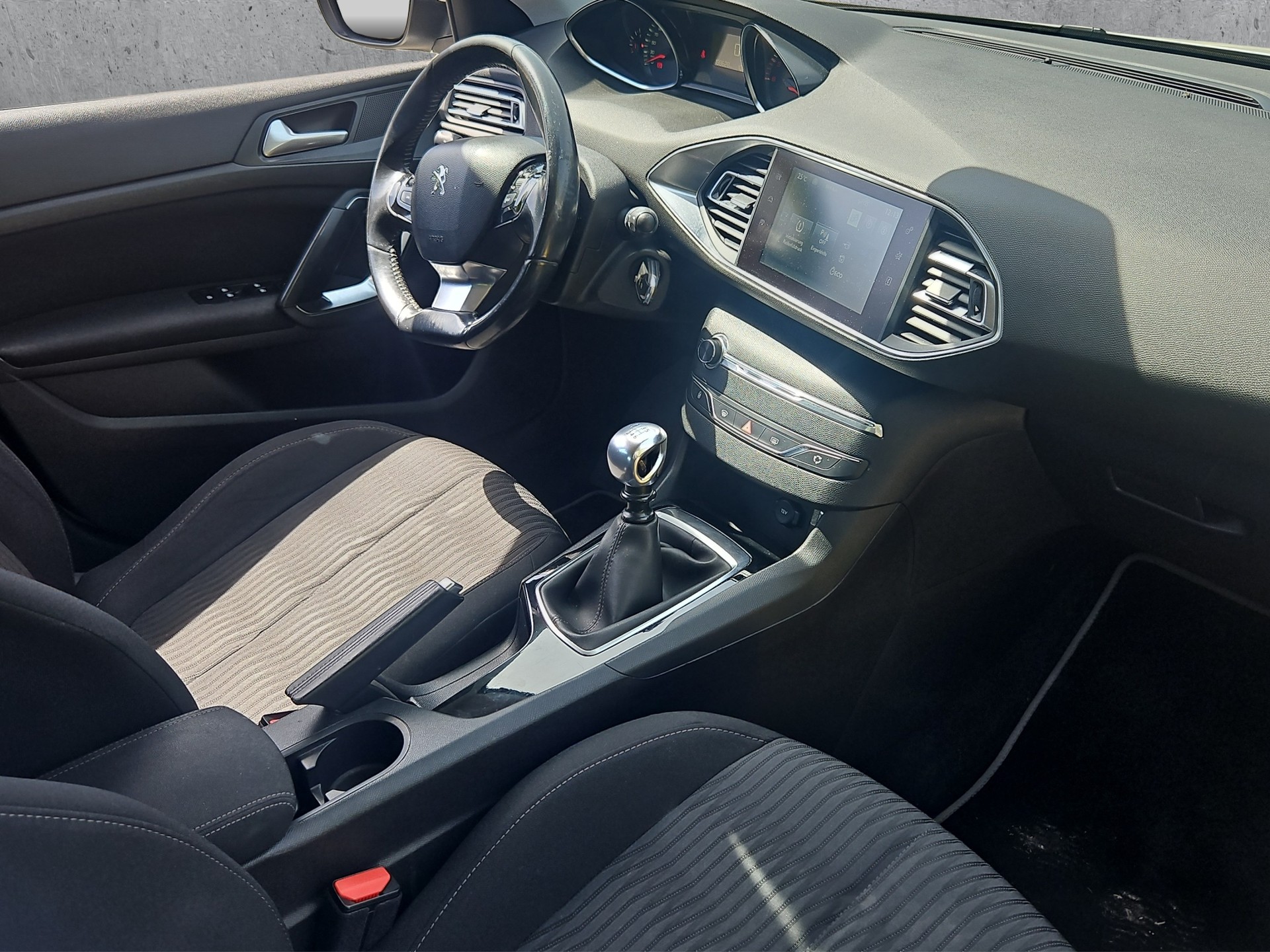 PEUGEOT 308 SW 1.6 BlueHDI Active-image-5