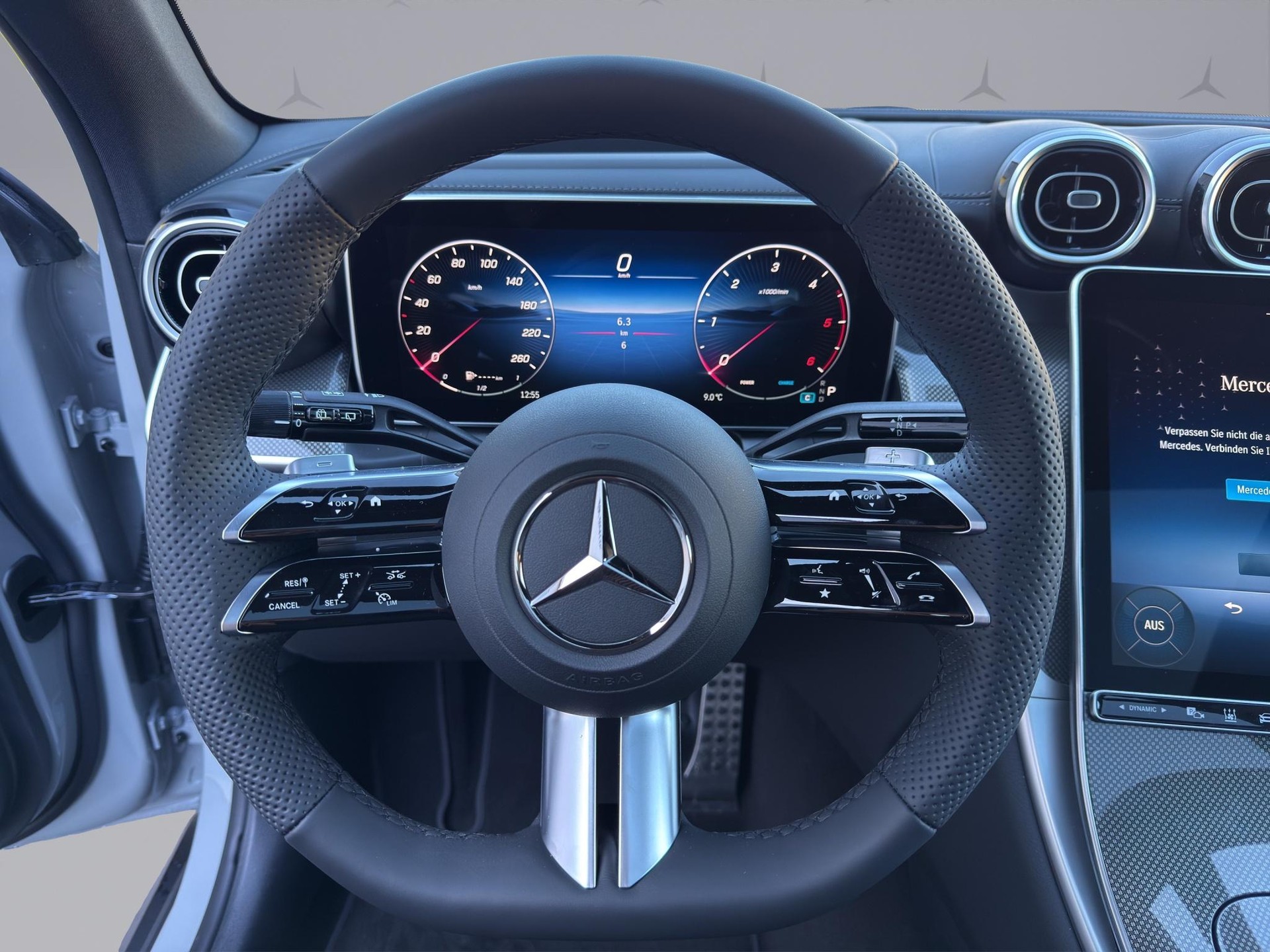MERCEDES-BENZ GLC 220 d AMG Line 4matic-image-9