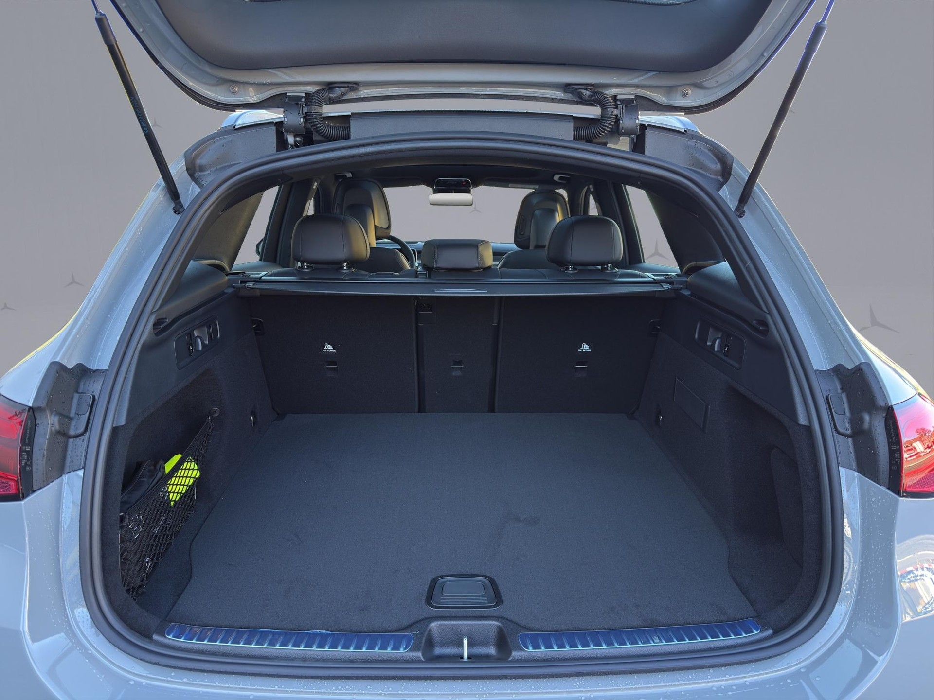 MERCEDES-BENZ GLC 220 d AMG Line 4matic-image-17