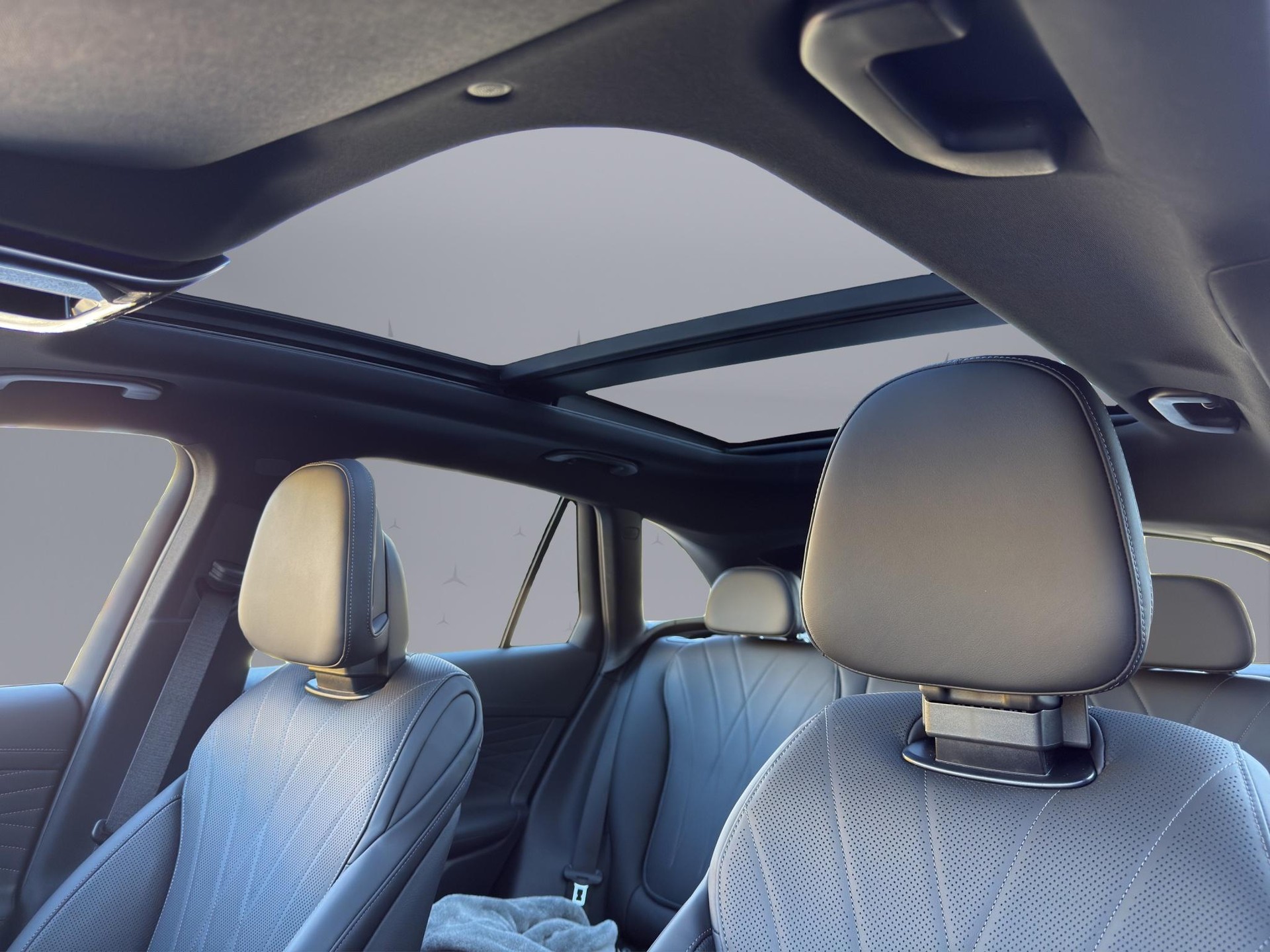 MERCEDES-BENZ GLC 220 d AMG Line 4matic-image-20