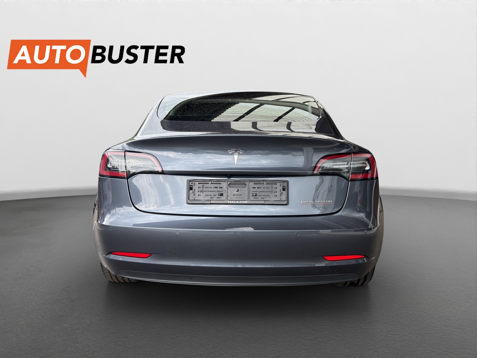 TESLA Model 3 Long Range Dual Motor AWD-showroom-element-3