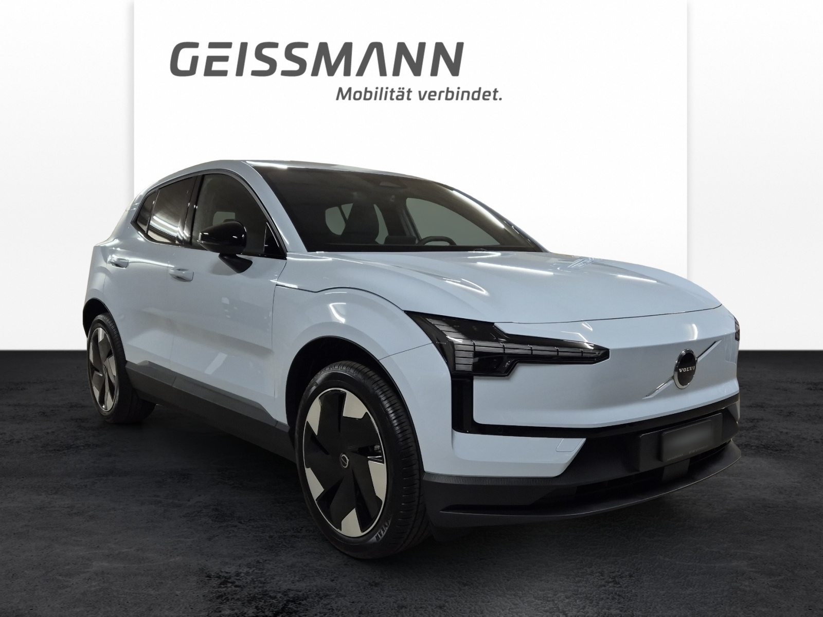 VOLVO EX30 E60 Plus-showroom-element-1
