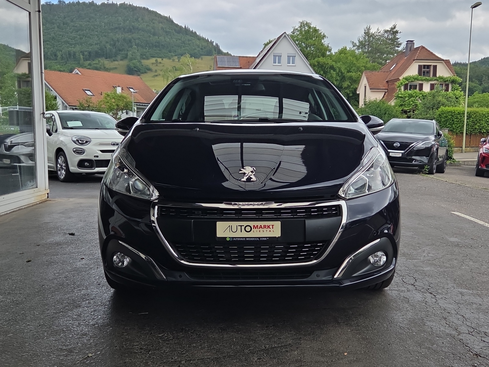 PEUGEOT 208 1.2 PureTech Signature-showroom-element-3