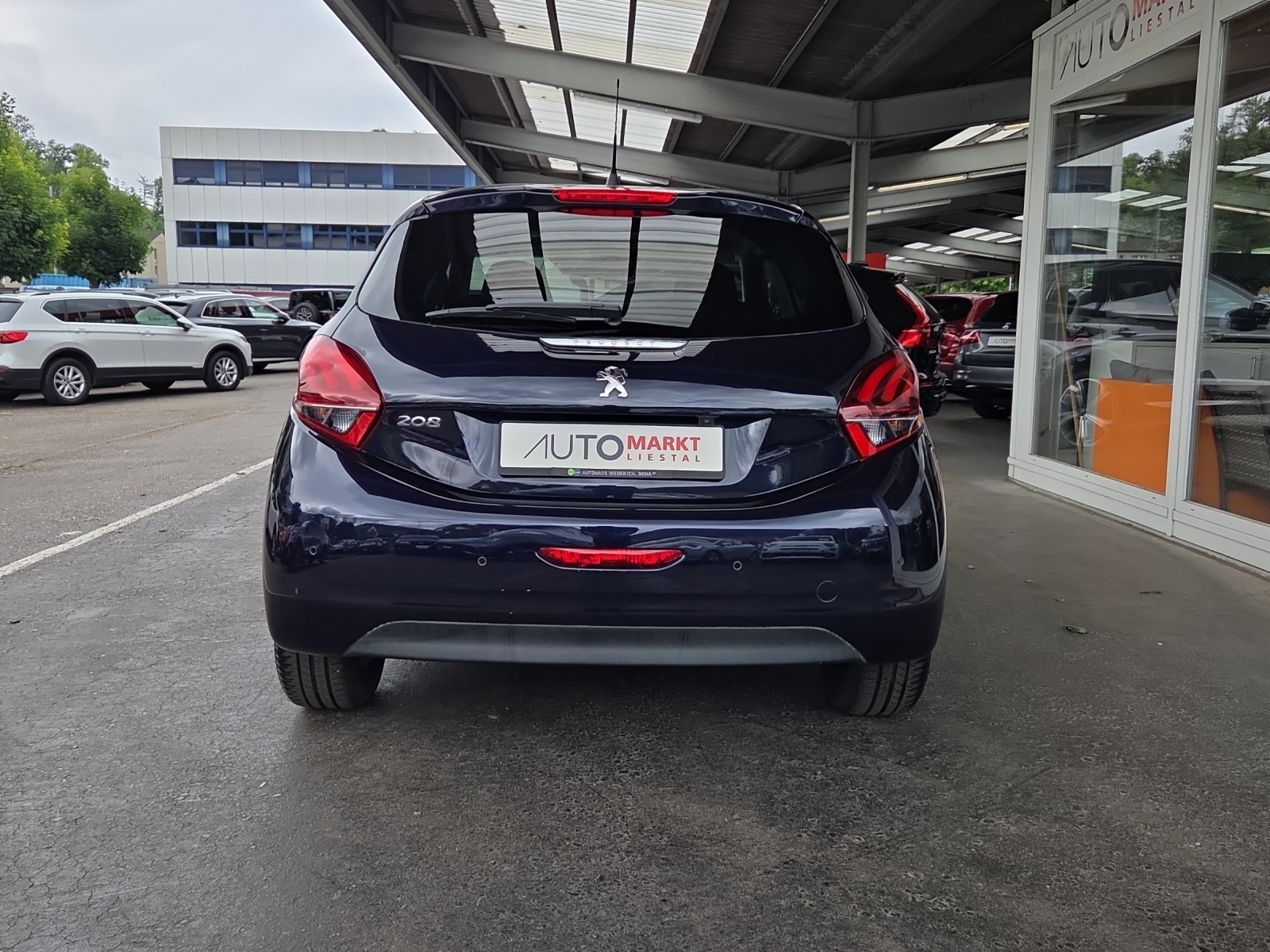 PEUGEOT 208 1.2 PureTech Signature-image-14