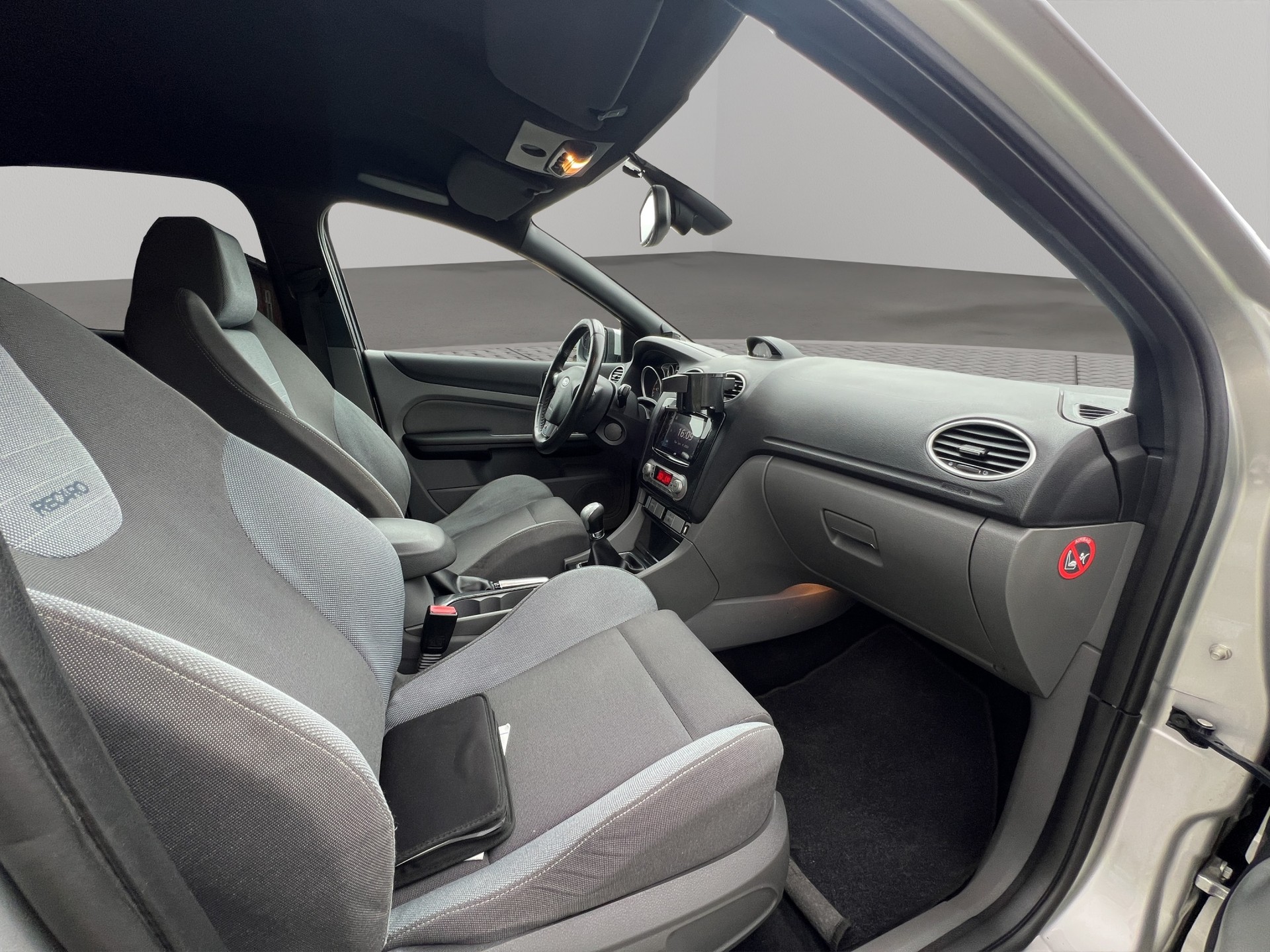 FORD Focus 2.5 Turbo ST-image-11