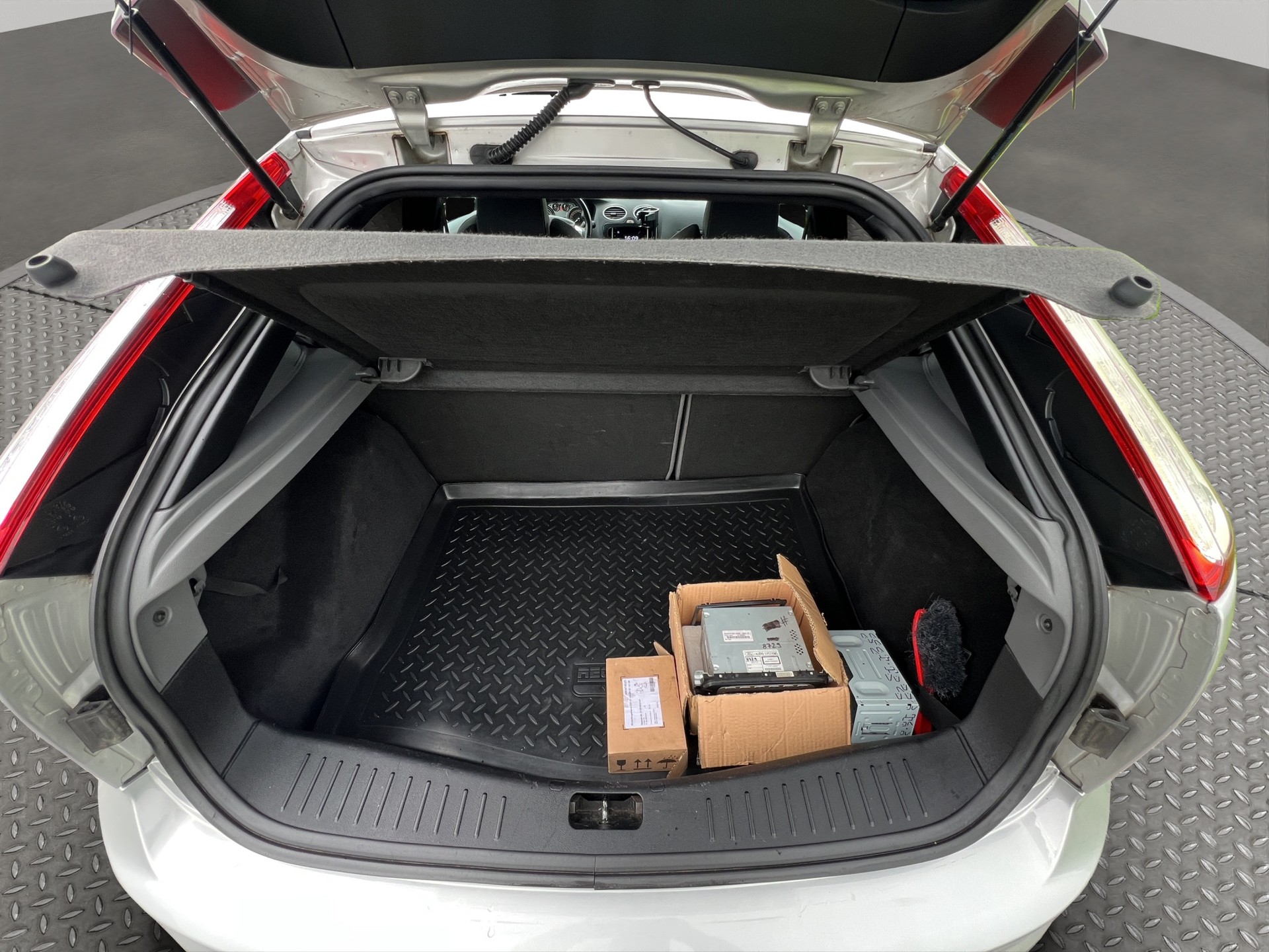 FORD Focus 2.5 Turbo ST-image-8