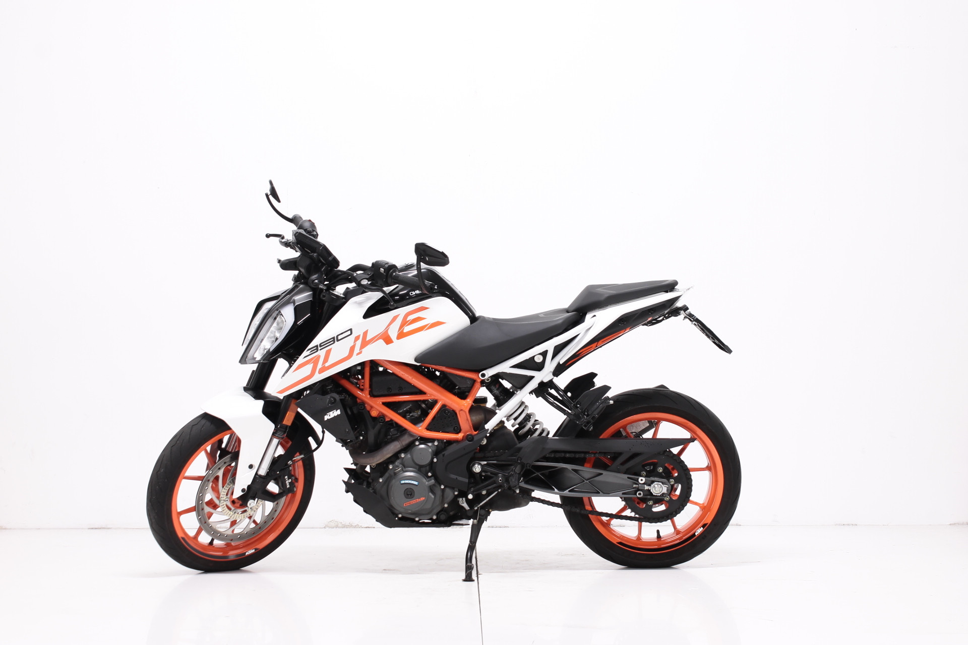 KTM 390 Duke-image-4