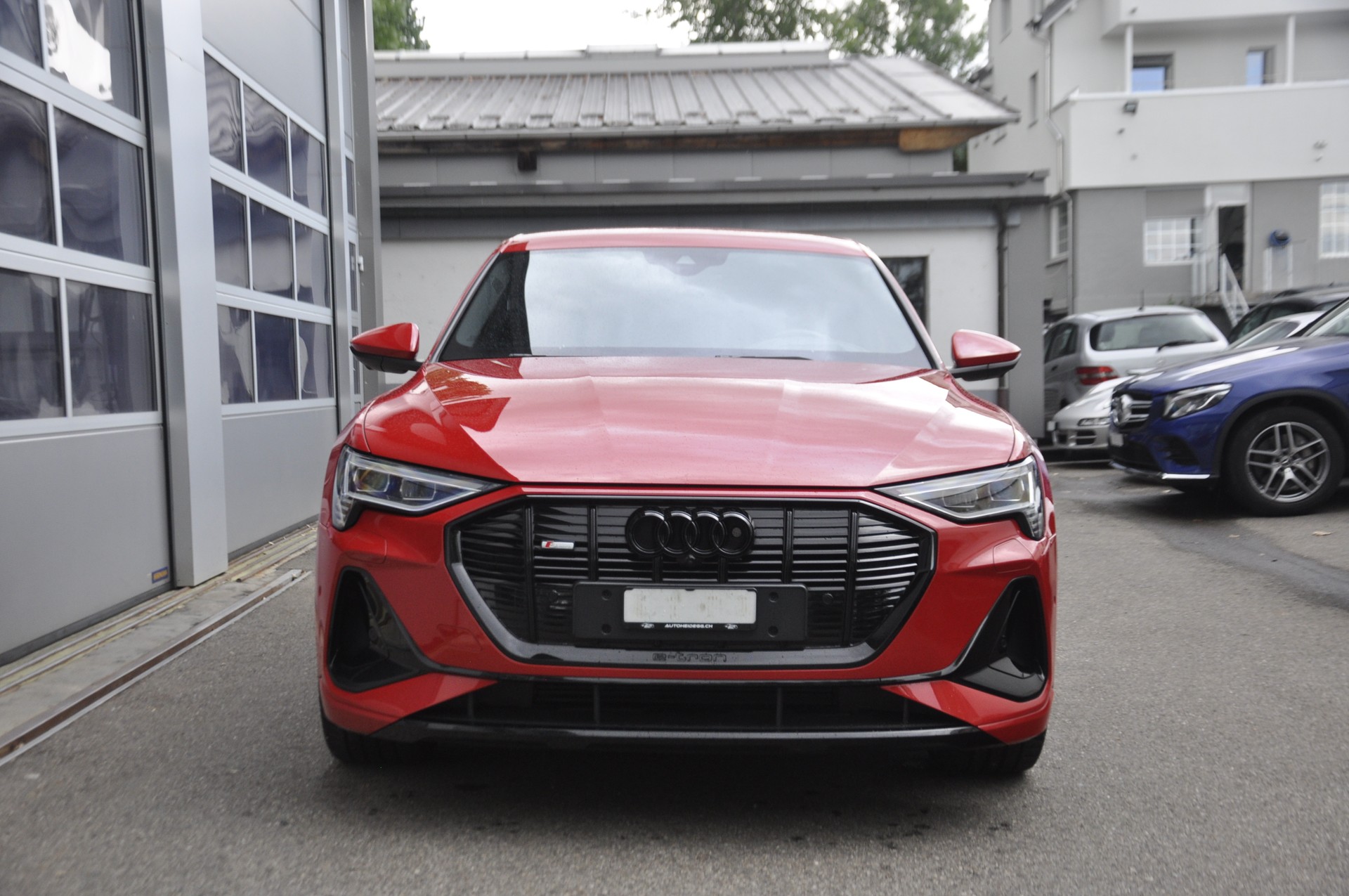 AUDI e-tron 55 S Line quattro I Anhängerkupplung-image-1