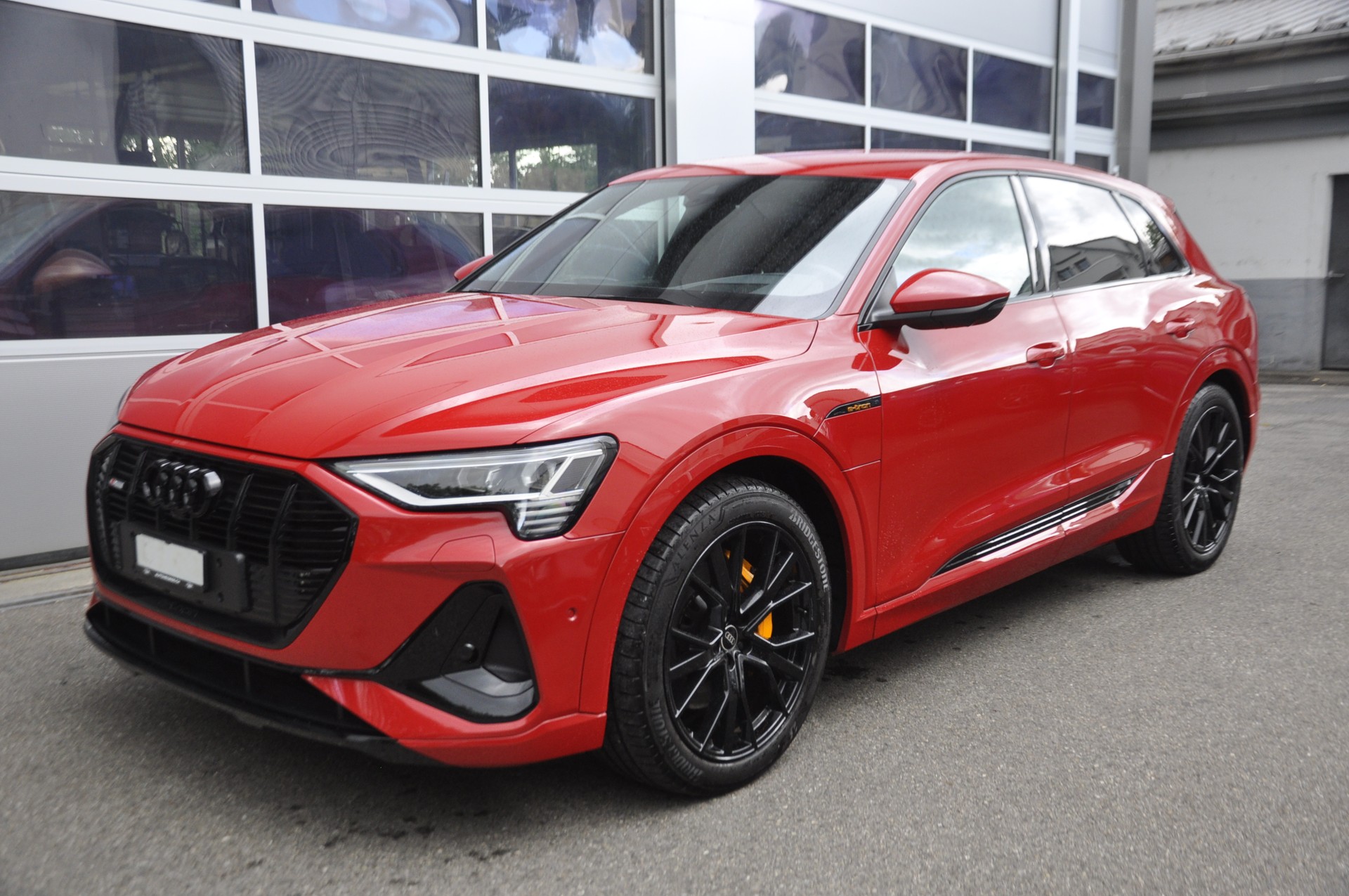 AUDI e-tron 55 S Line quattro I Anhängerkupplung-image-14