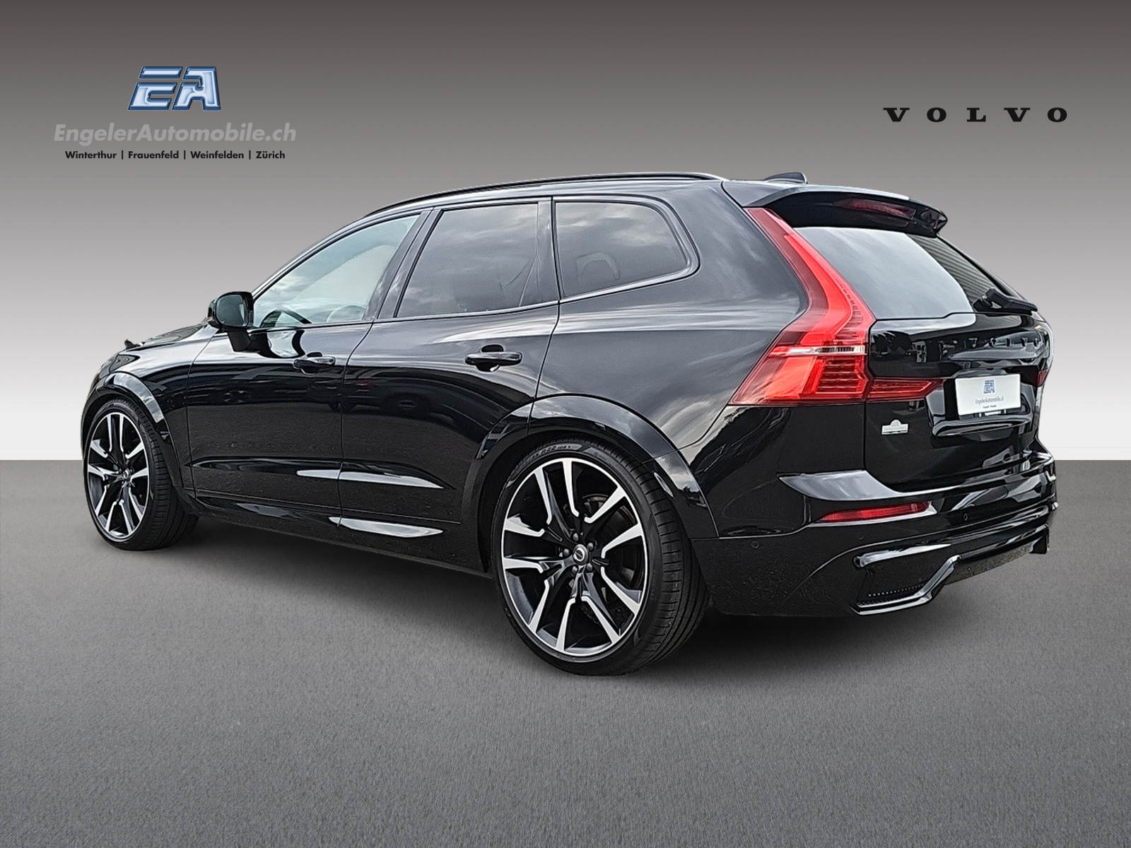 VOLVO XC60 2.0 B5 MH Ultimate Dark AWD-showroom-element-3