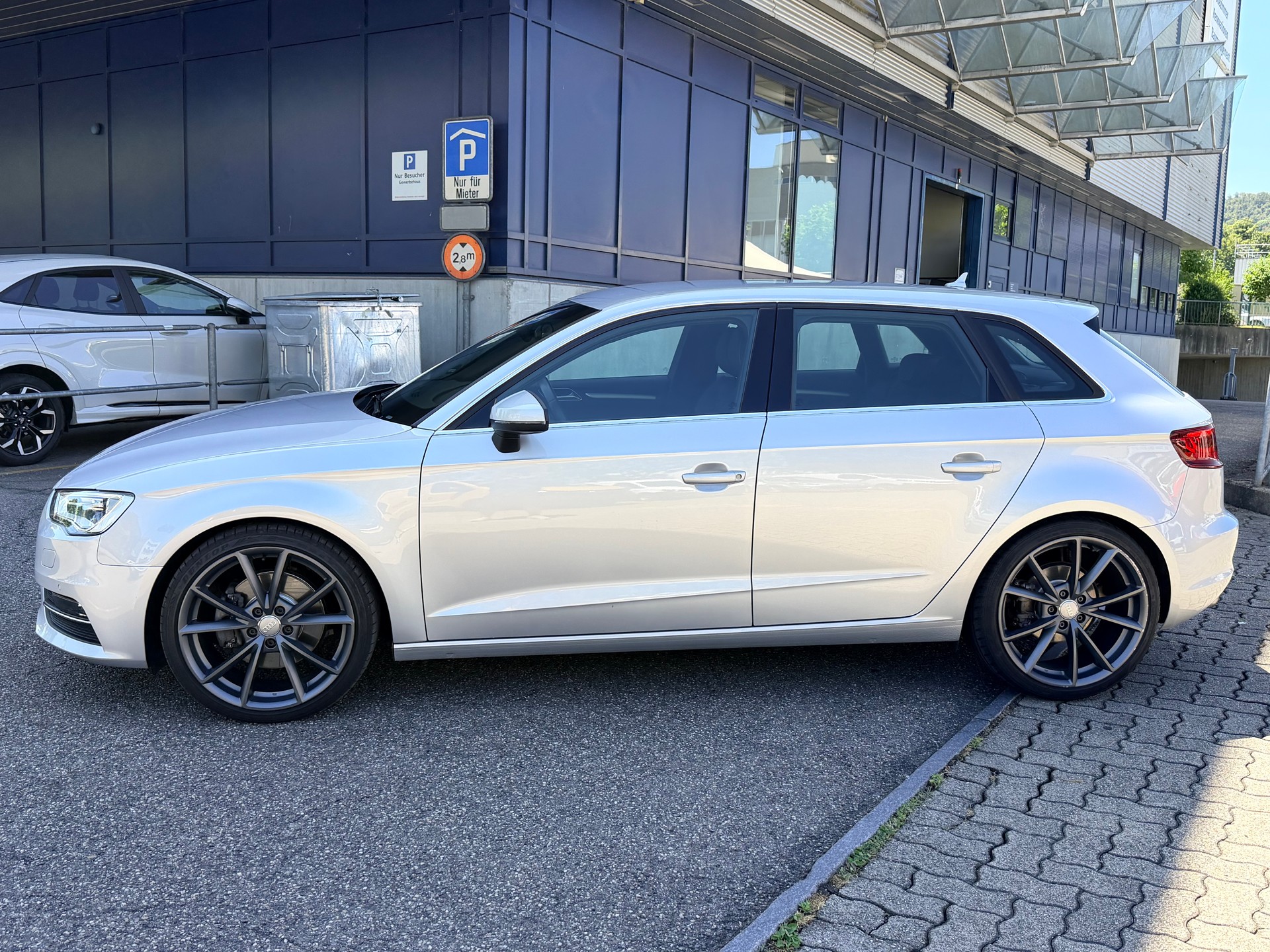 AUDI A3 Sportback 1.8 TFSI Ambition S-tronic-image-5