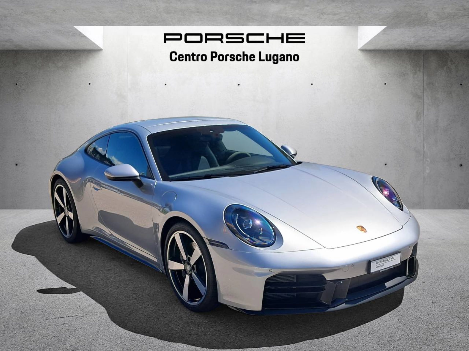 PORSCHE 911 Carrera-showroom-element-2