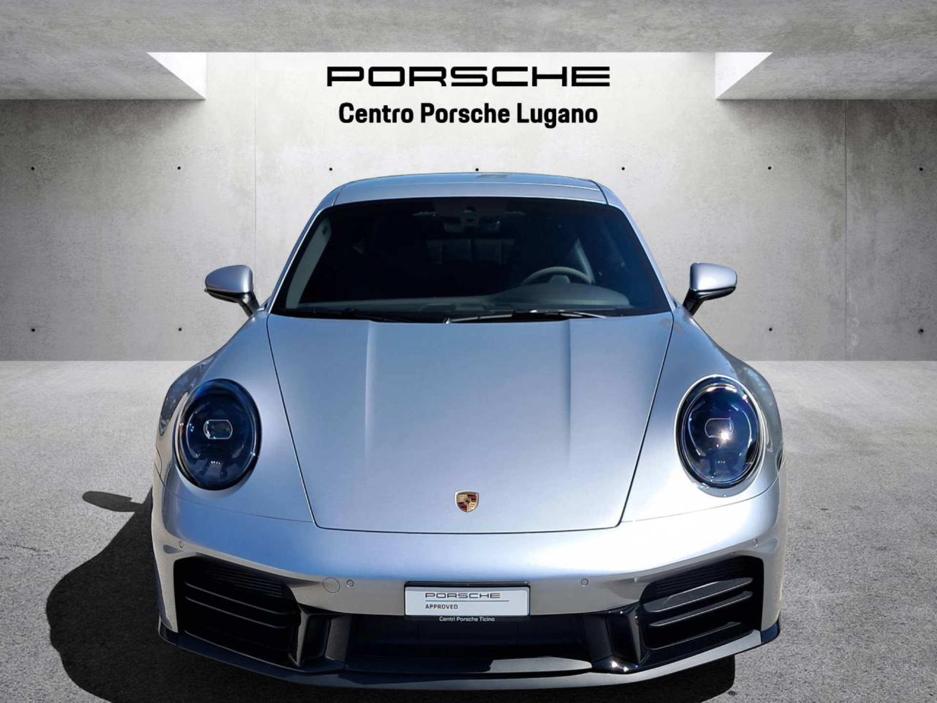PORSCHE 911 Carrera-image-8