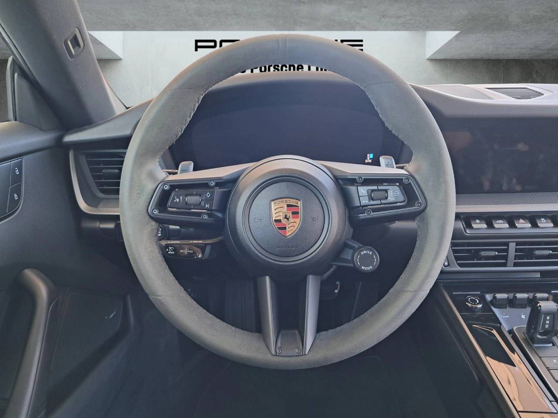 PORSCHE 911 Carrera-image-12