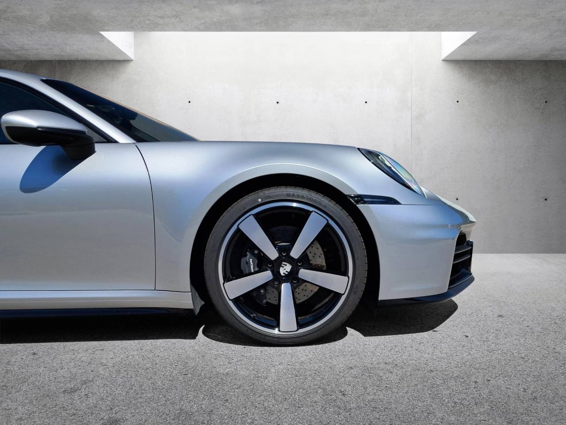 PORSCHE 911 Carrera-image-11