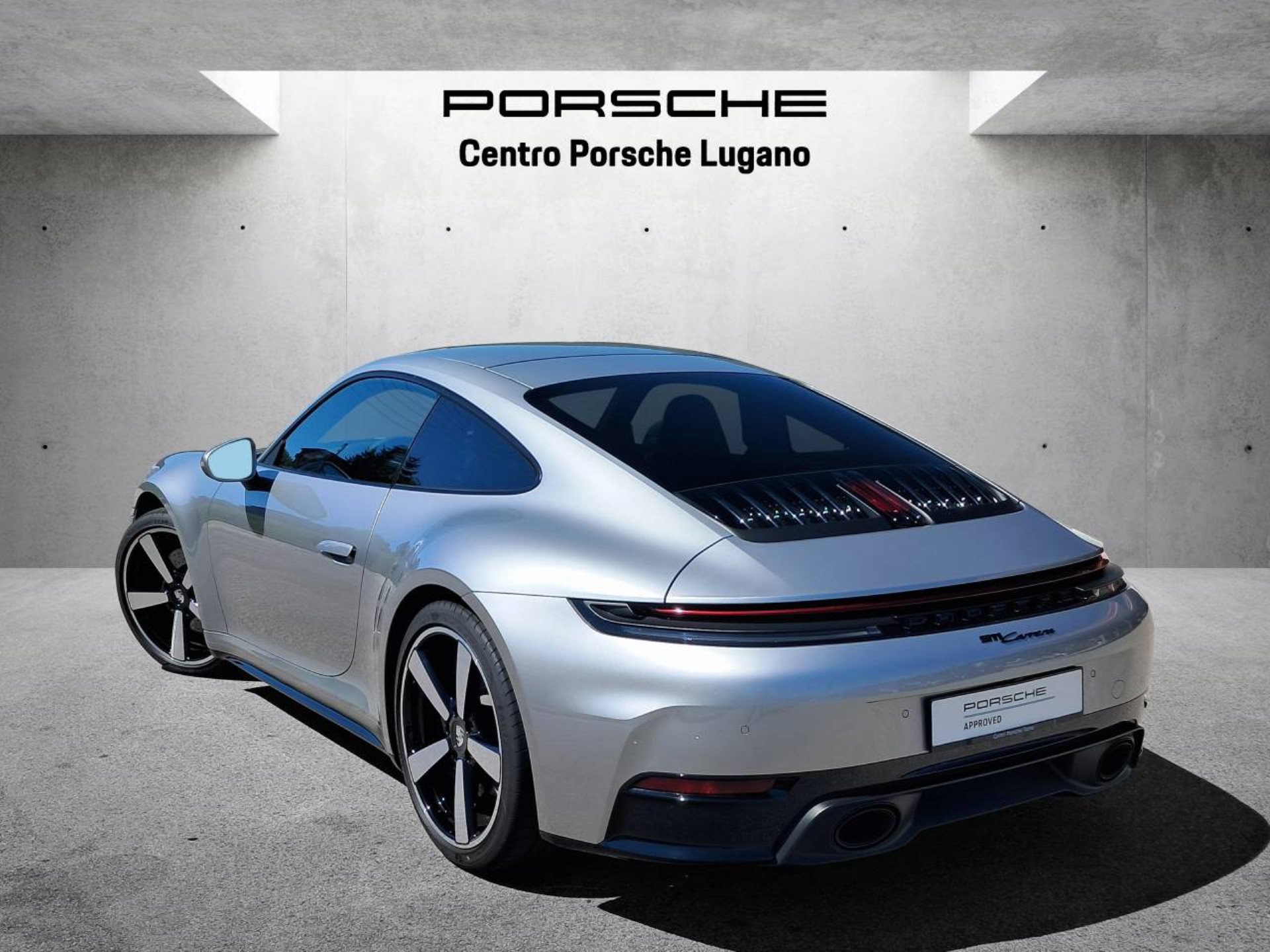 PORSCHE 911 Carrera-showroom-element-1
