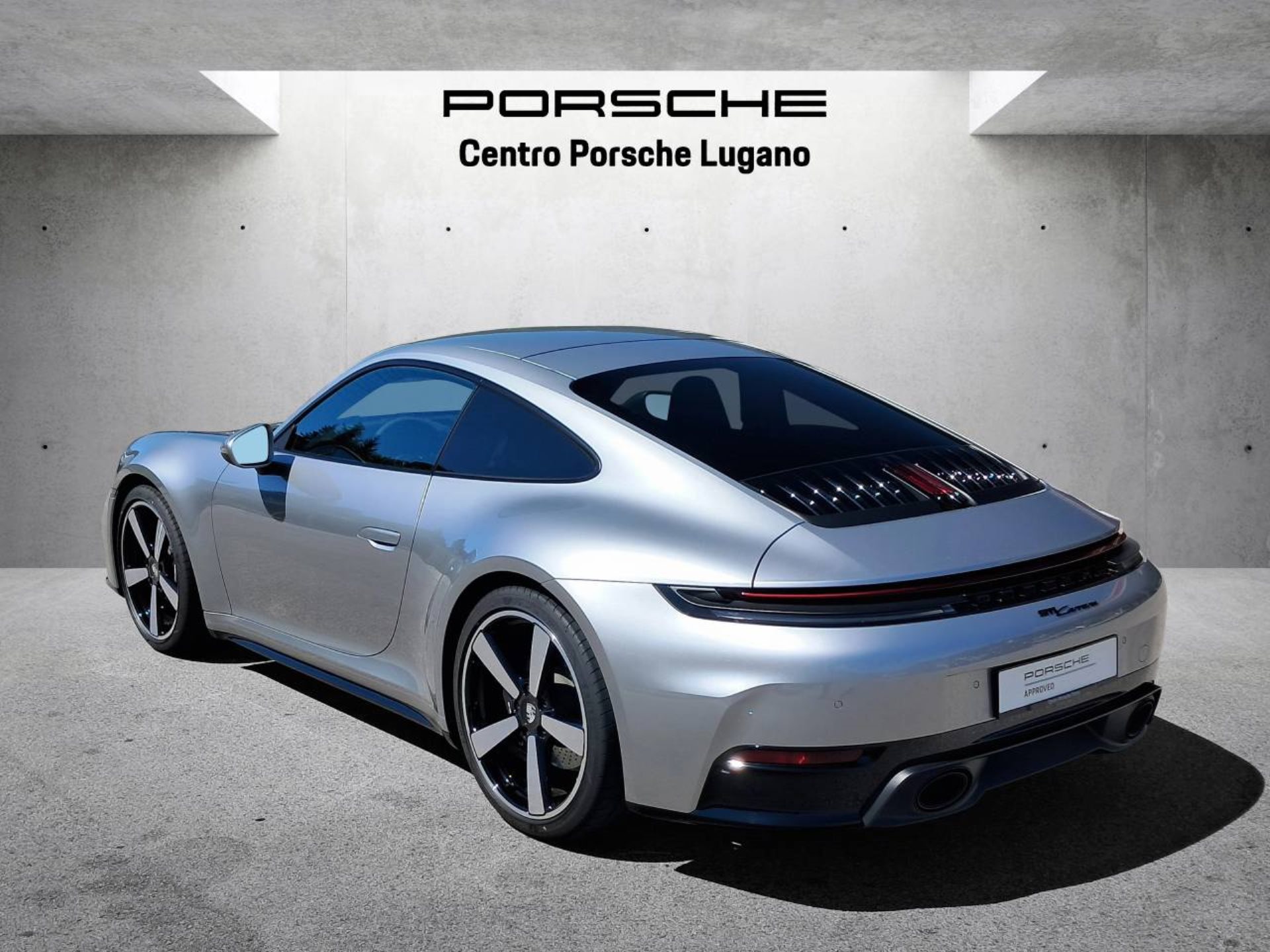 PORSCHE 911 Carrera-image-5