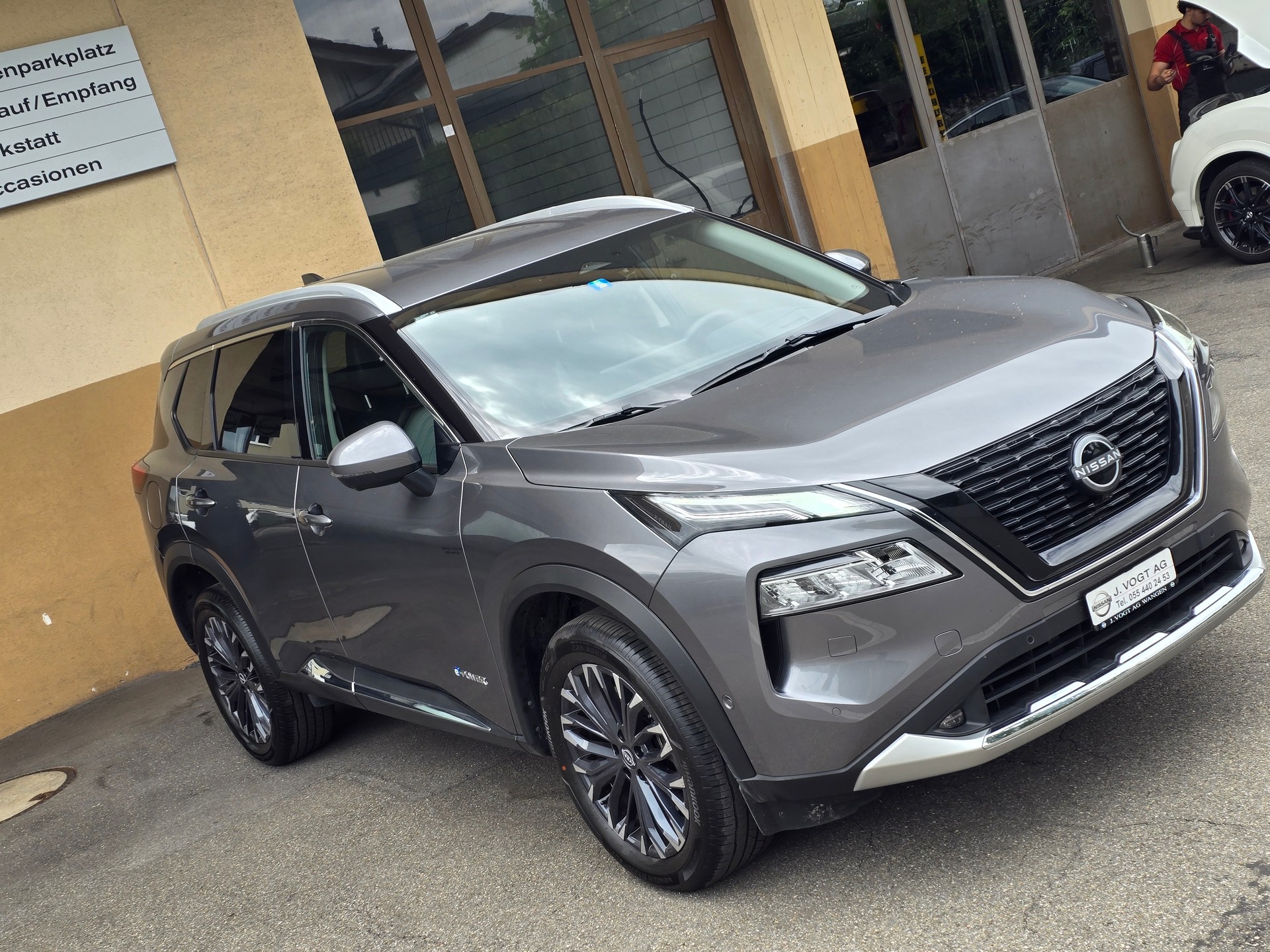 NISSAN X-Trail 1.5 VC-T e-Power 4WD Tekna-showroom-element-3