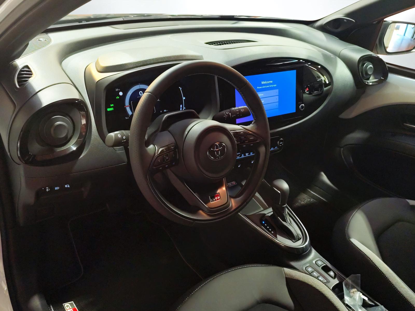 TOYOTA Aygo X 1.5 VVT-i HSD GR Sport-image-8