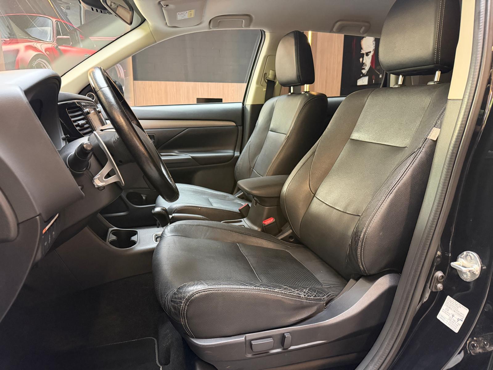 MITSUBISHI Outlander 2.2 DID Intense eAssist-image-9