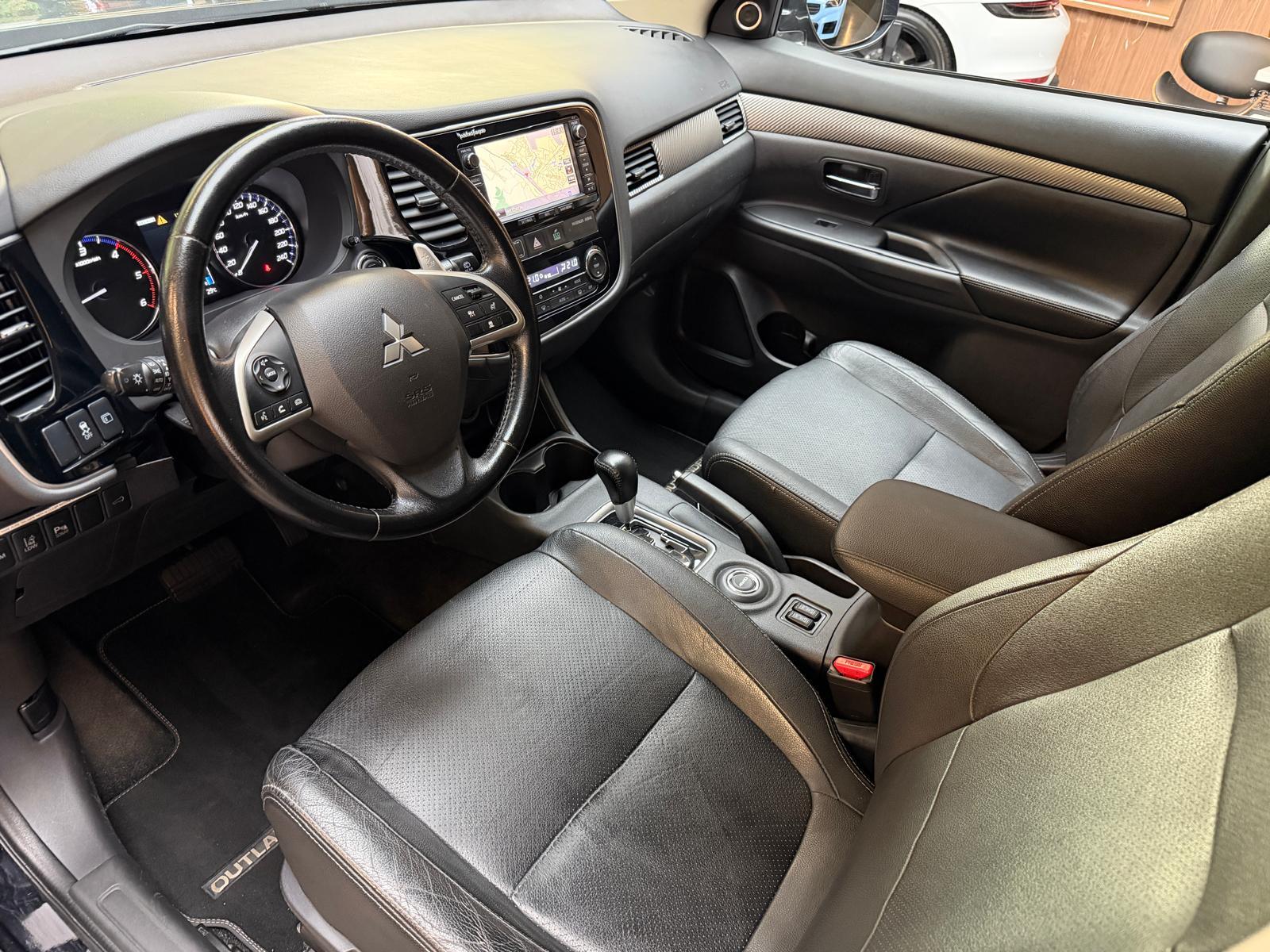 MITSUBISHI Outlander 2.2 DID Intense eAssist-image-8