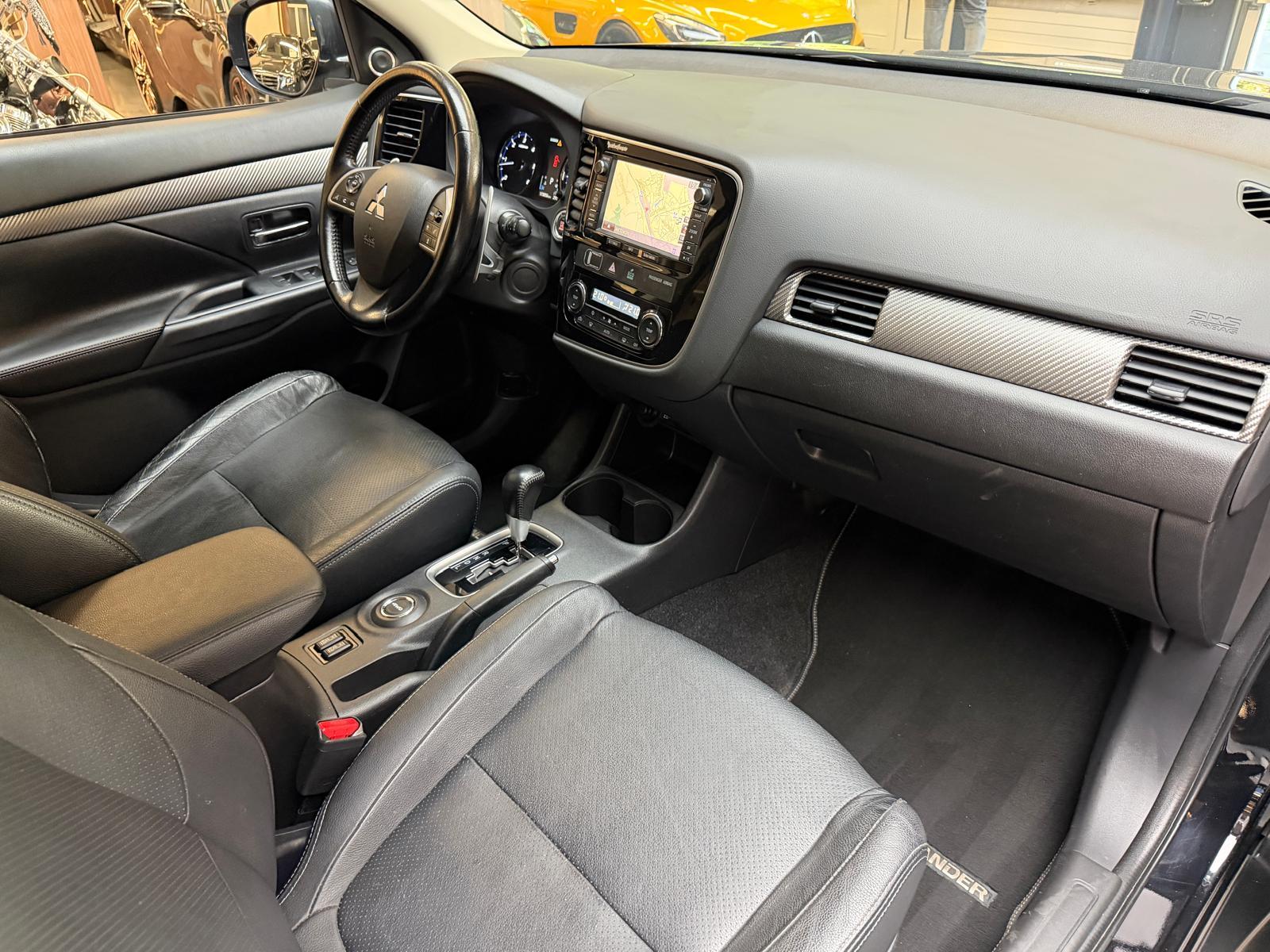MITSUBISHI Outlander 2.2 DID Intense eAssist-image-11