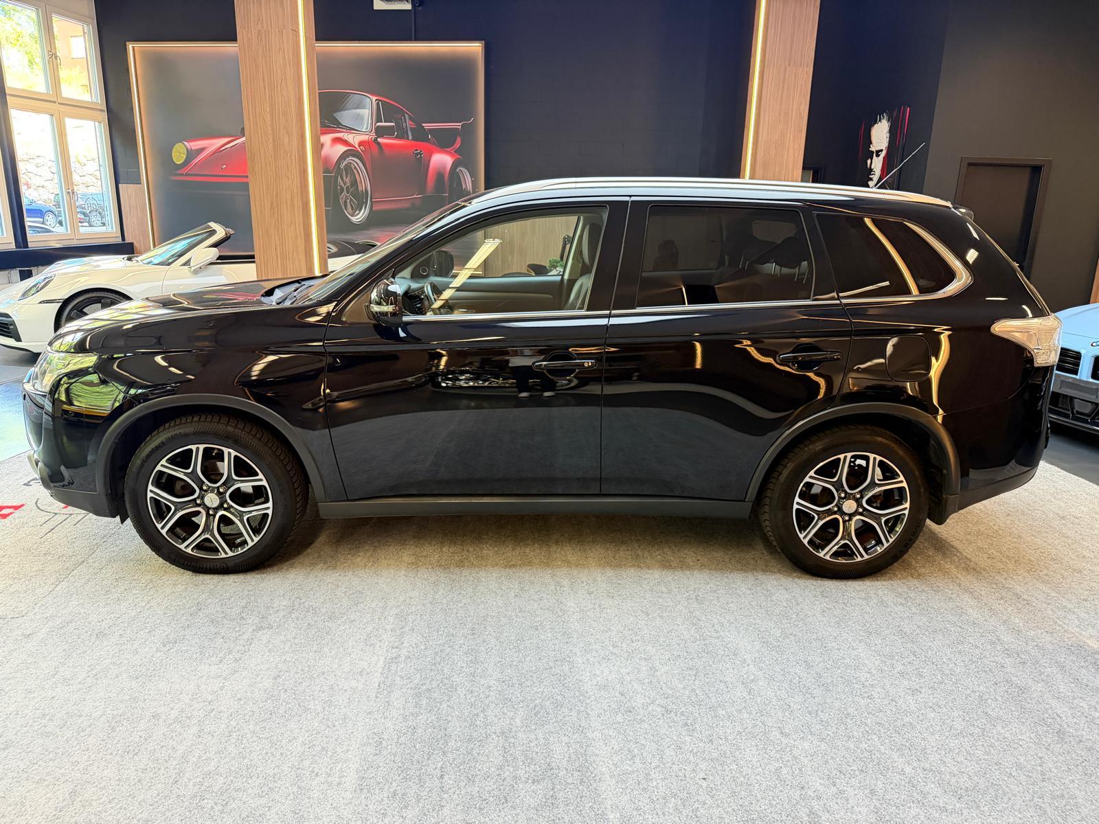 MITSUBISHI Outlander 2.2 DID Intense eAssist-showroom-element-3