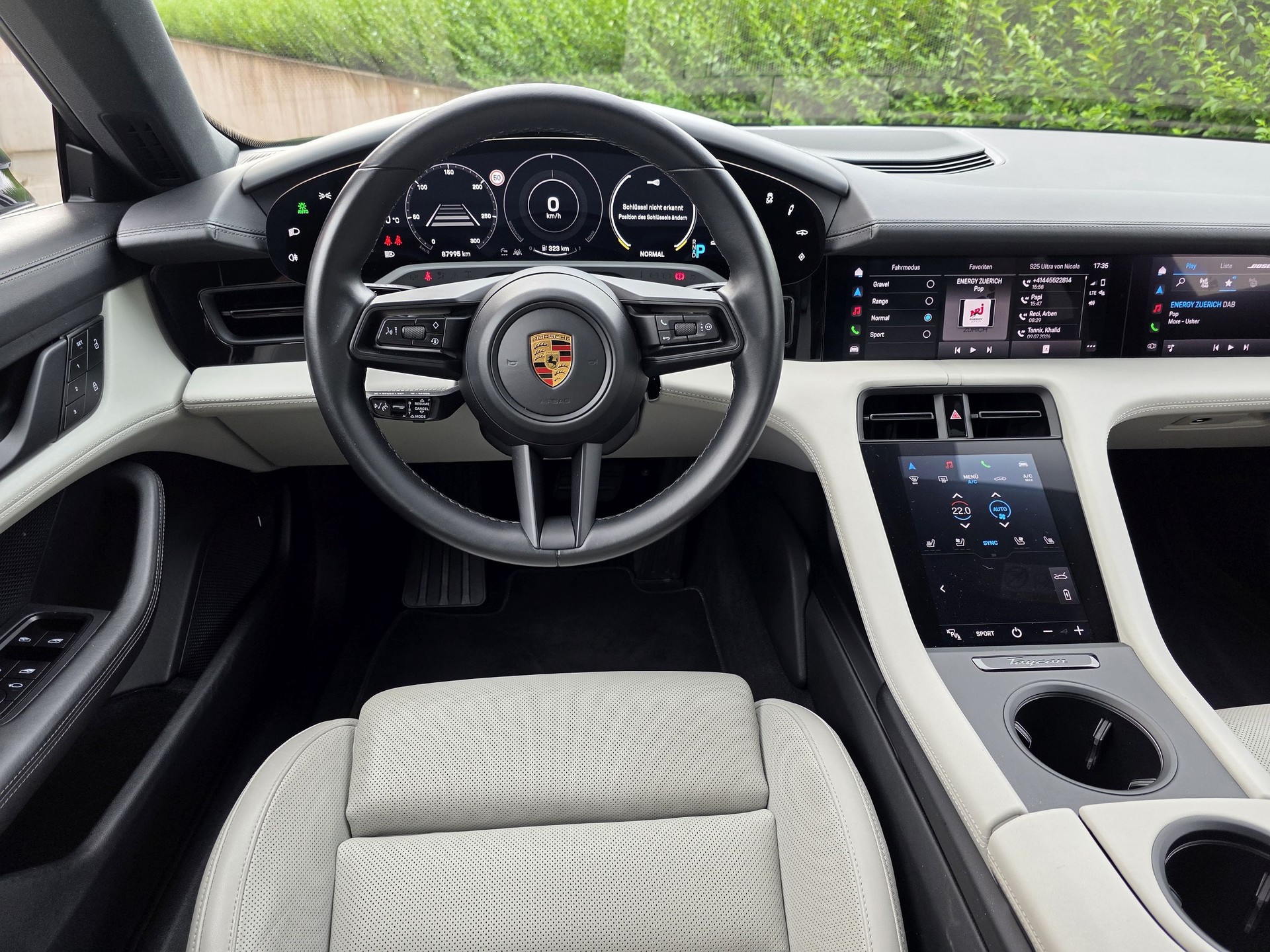 PORSCHE Taycan 4 Cross Turismo-image-13