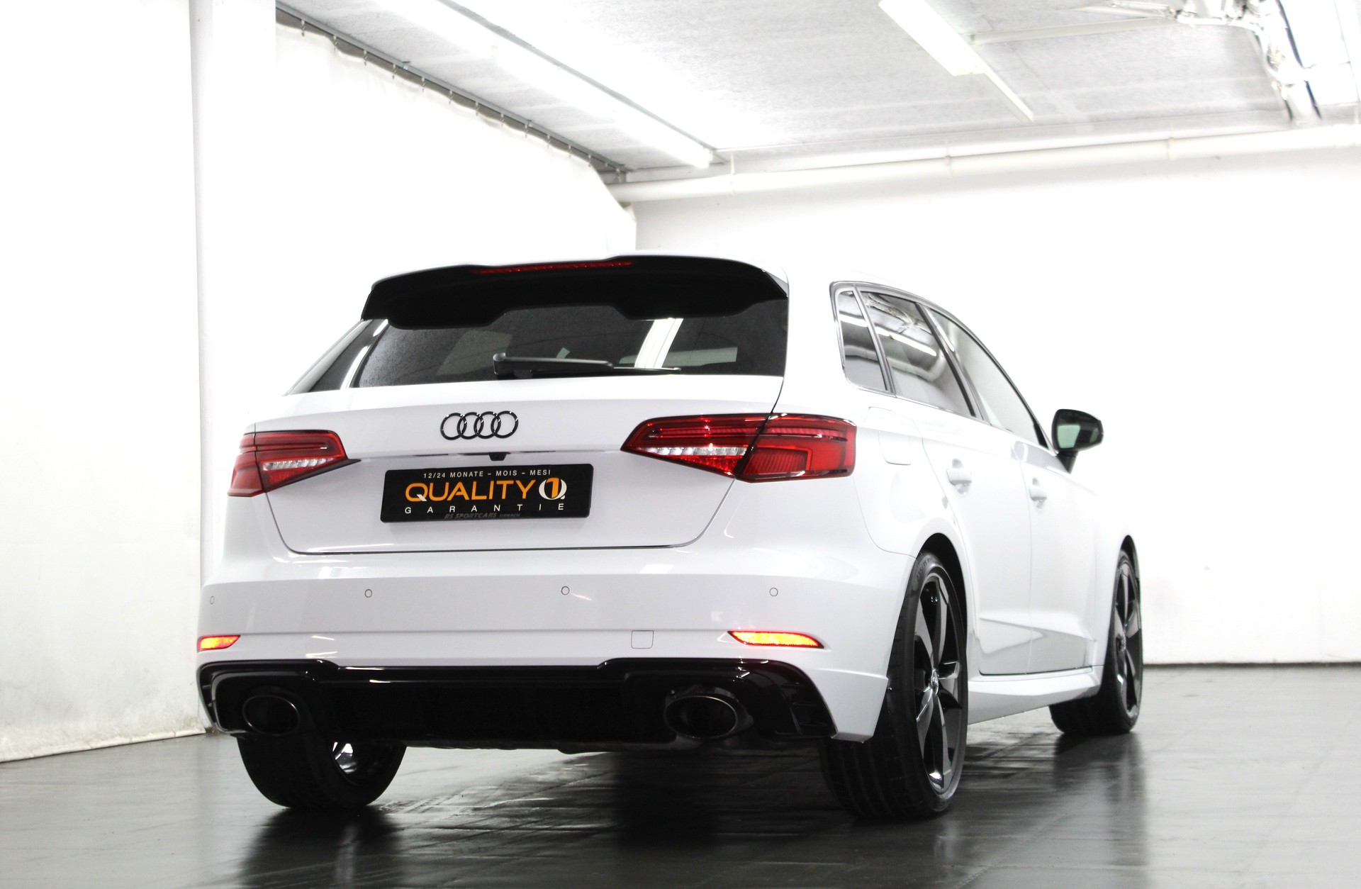 AUDI RS3 Sportback 2.5 TSI quattro S-tronic Optikpaket schwarz / ohne OPF / CH-Fahrzeug-image-6