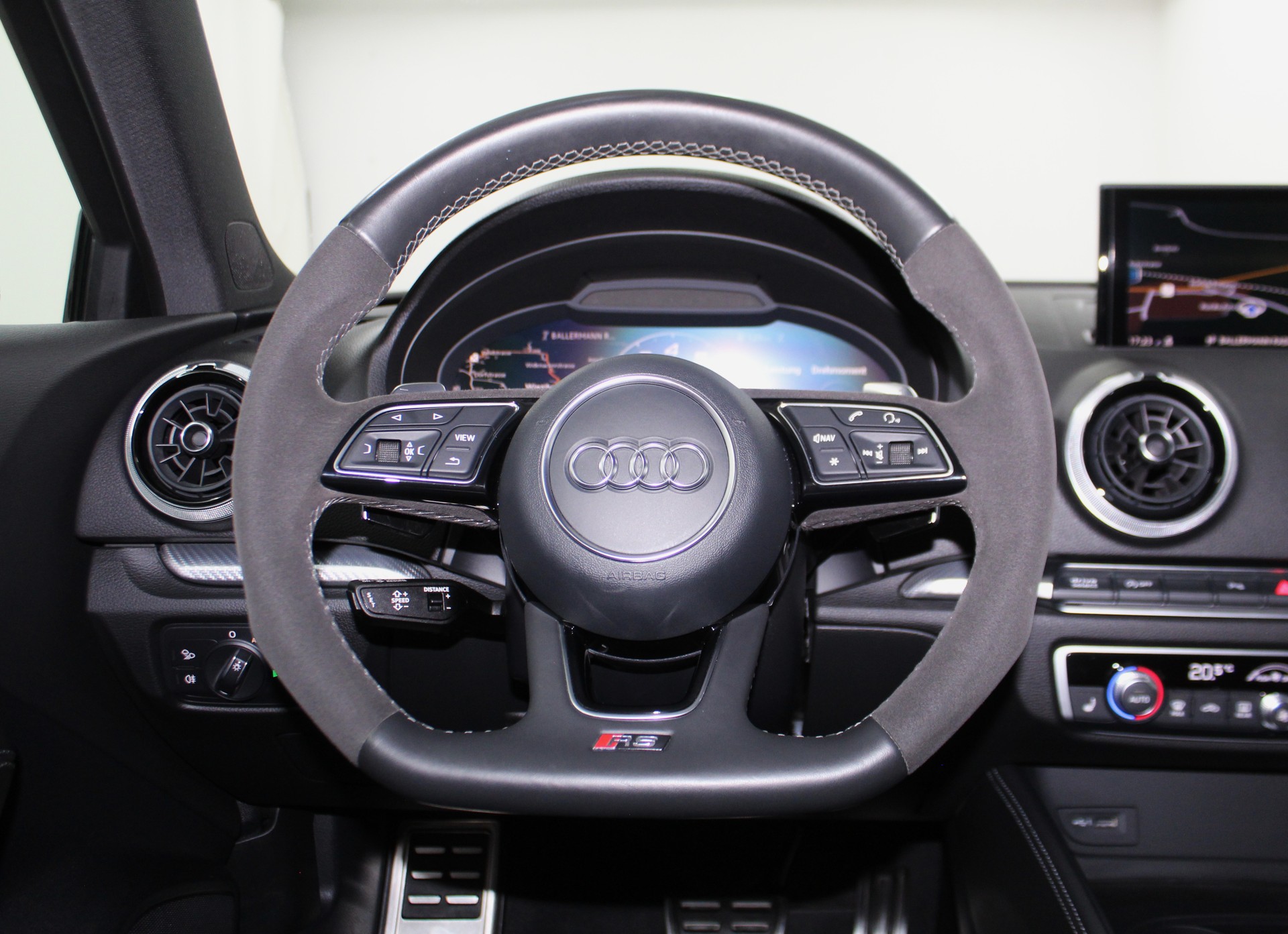 AUDI RS3 Sportback 2.5 TSI quattro S-tronic Optikpaket schwarz / ohne OPF / CH-Fahrzeug-image-13