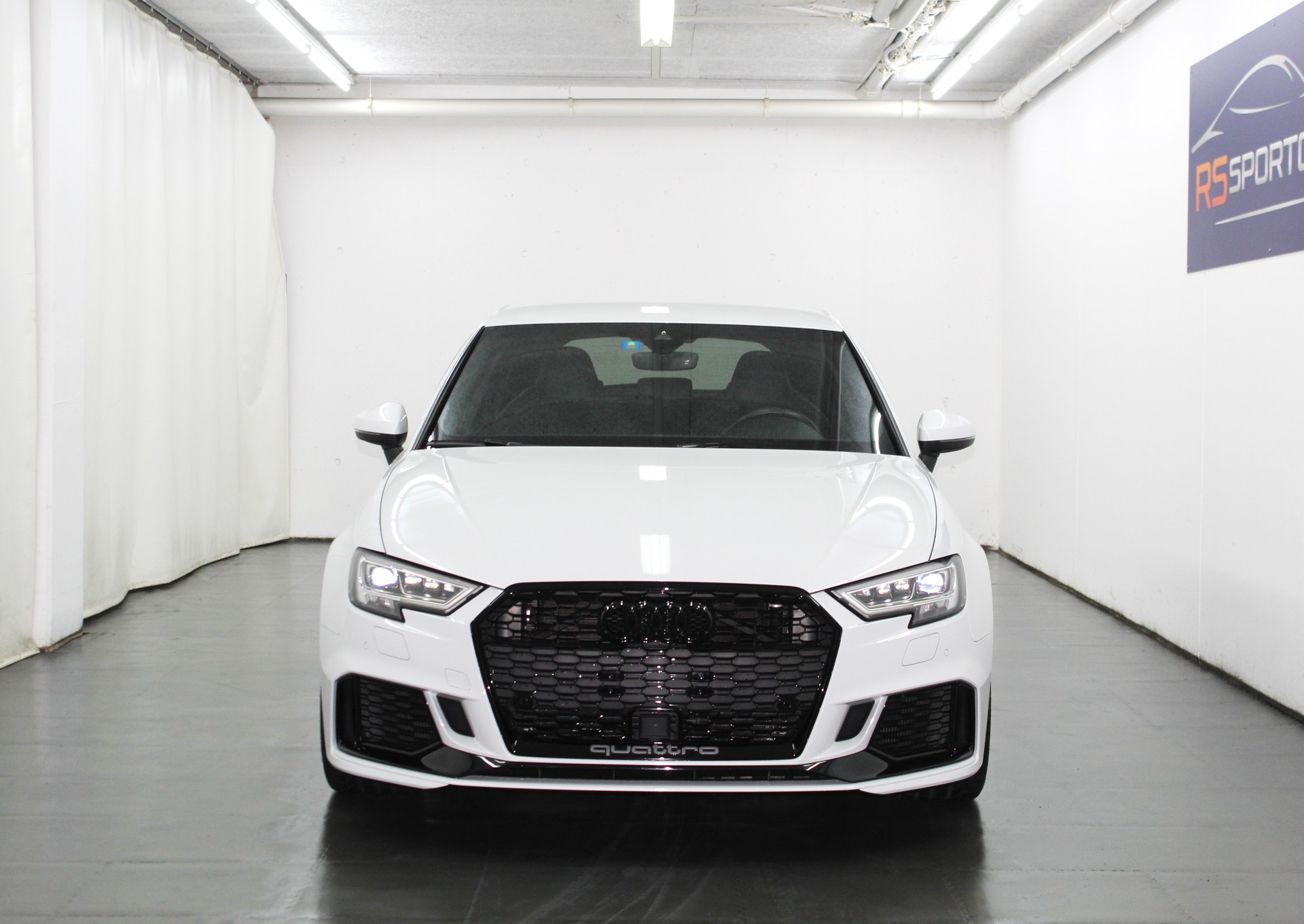 AUDI RS3 Sportback 2.5 TSI quattro S-tronic Optikpaket schwarz / ohne OPF / CH-Fahrzeug-showroom-element-2