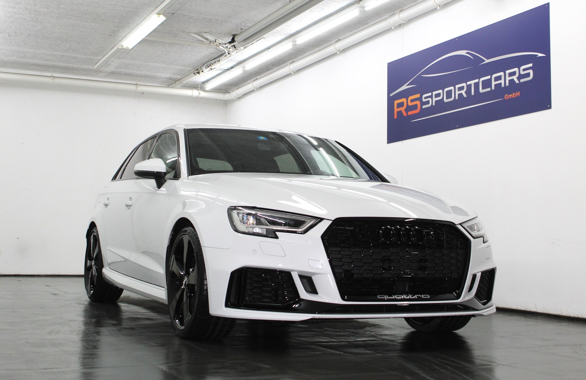 AUDI RS3 Sportback 2.5 TSI quattro S-tronic Optikpaket schwarz / ohne OPF / CH-Fahrzeug-showroom-element-1