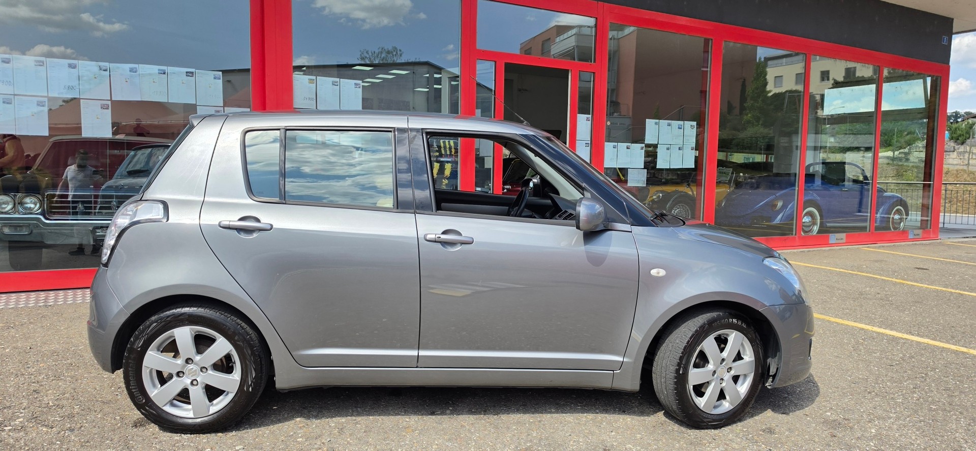 SUZUKI Swift 1.5i 16V VVT GL Top-showroom-element-1