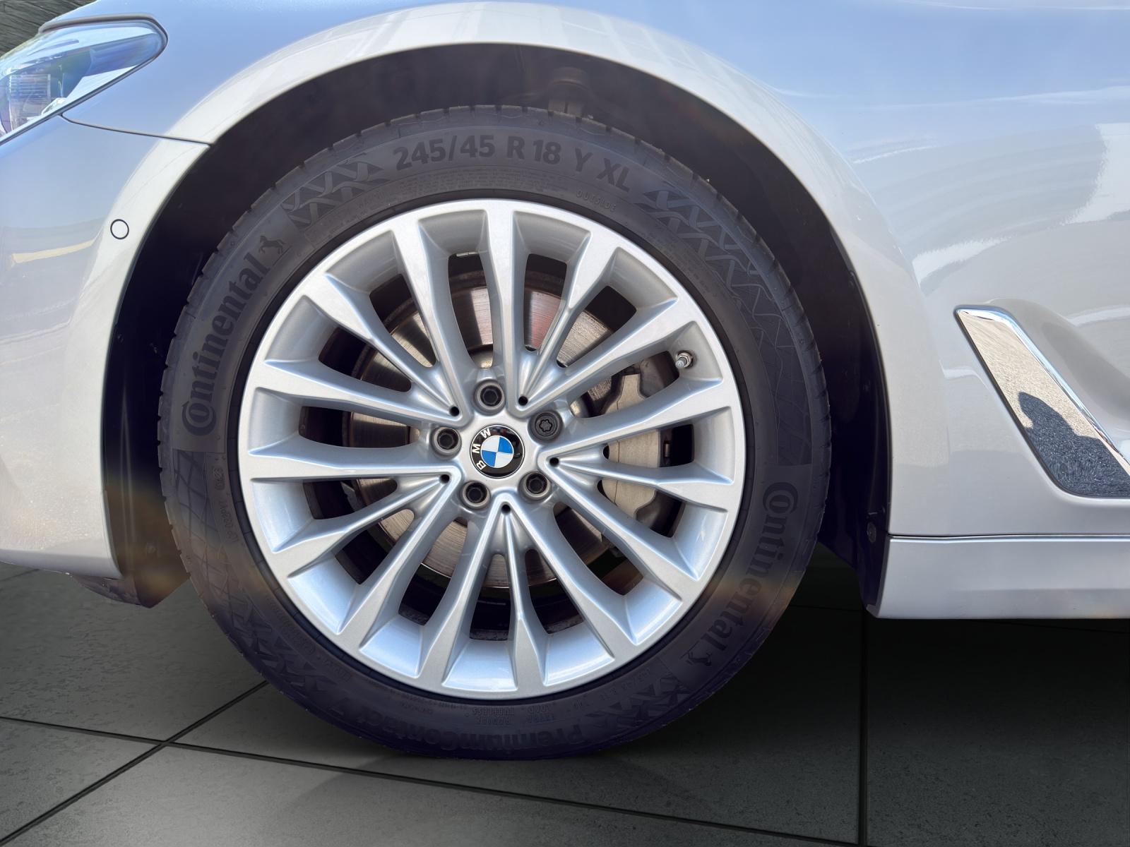 BMW 530i xDrive Touring ANHAENGERKUPPLUNG-image-8