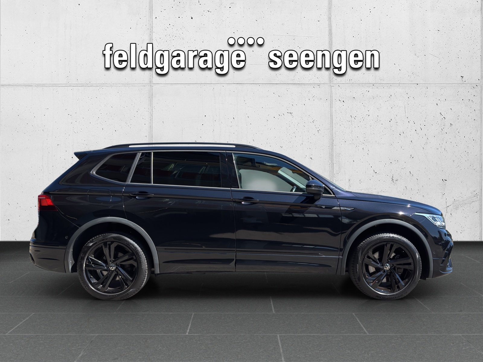 VW Tiguan Allspace 2.0 TDI SCR R-Line 4Motion DSG mit AHK, Leder, Sitz-Klimatisierung, Panorama-Ausstell-/Schiebedach & Winterrad-showroom-element-3
