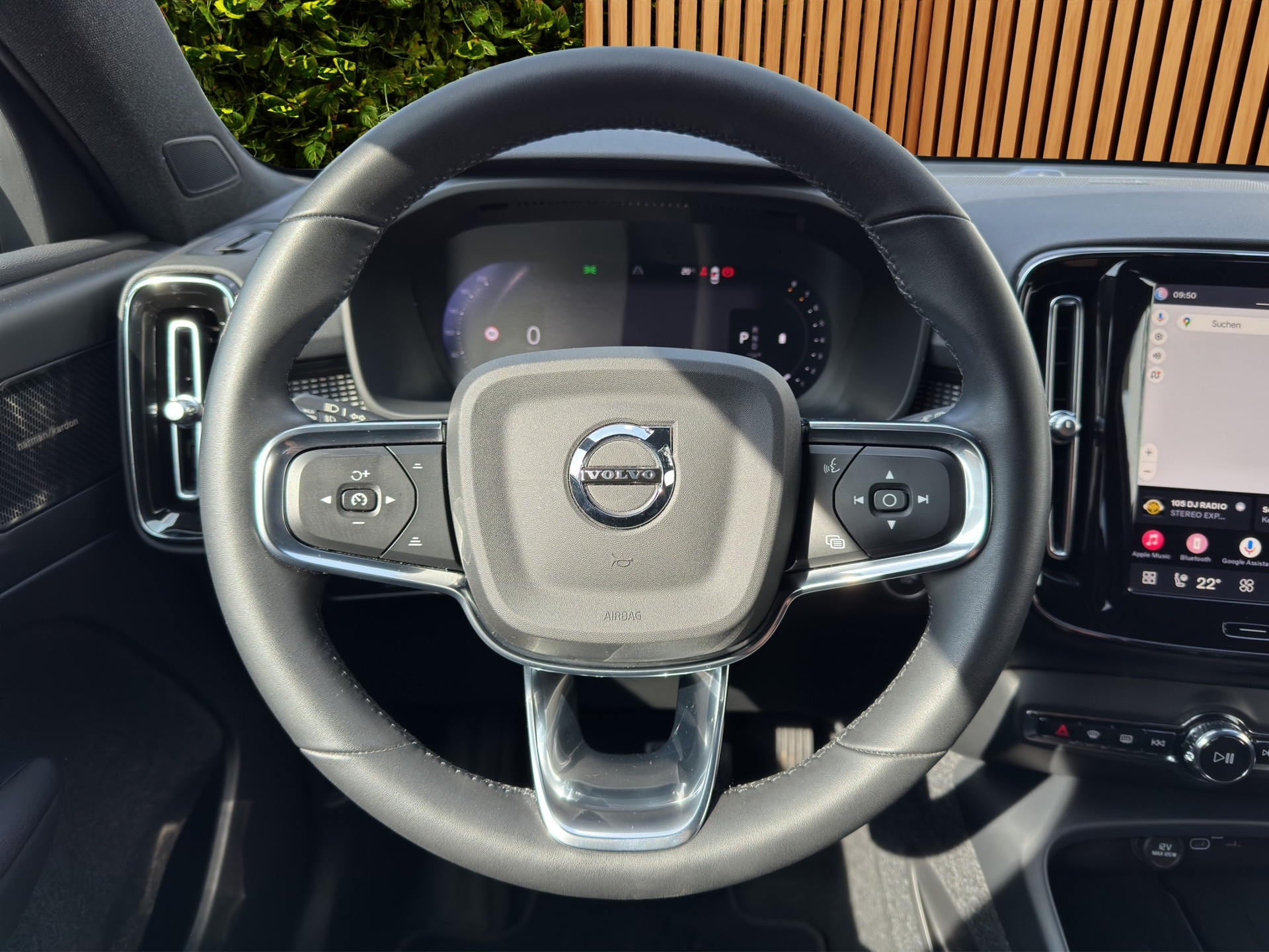 VOLVO XC40 2.0 B4 MH Plus Dark AWD-image-10