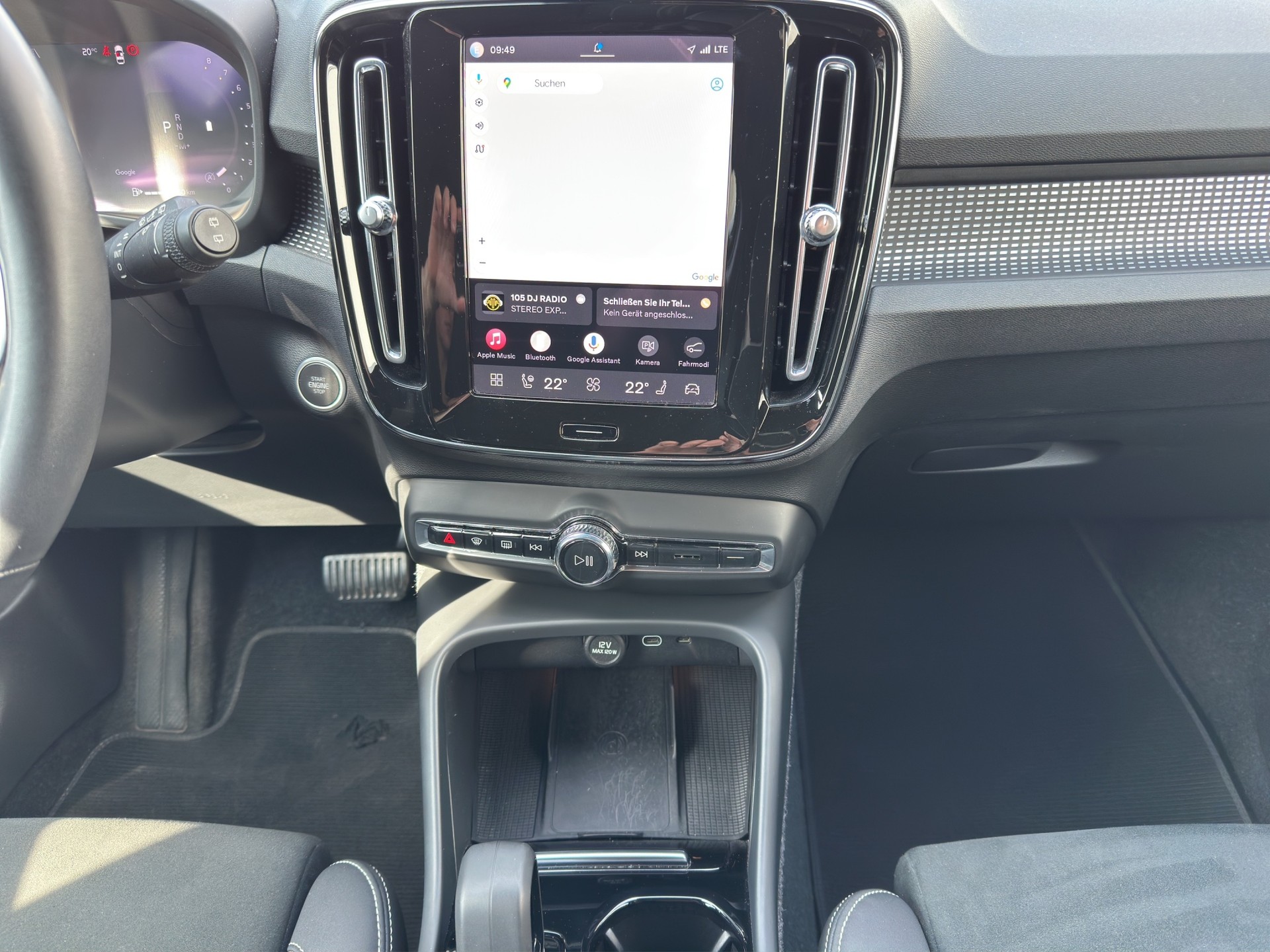 VOLVO XC40 2.0 B4 MH Plus Dark AWD-image-11