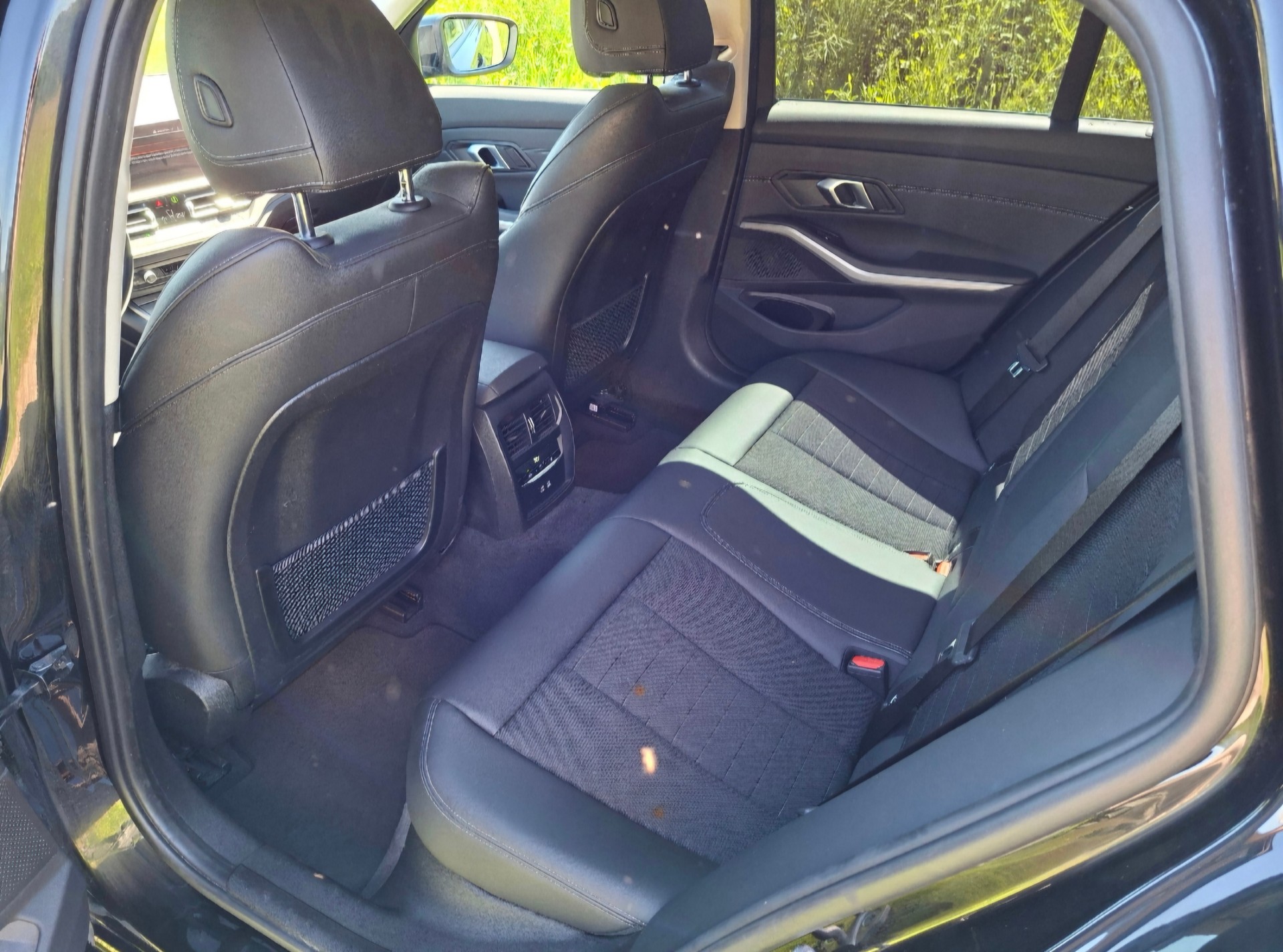 BMW 320d xDrive 48V Touring Steptronic-image-13