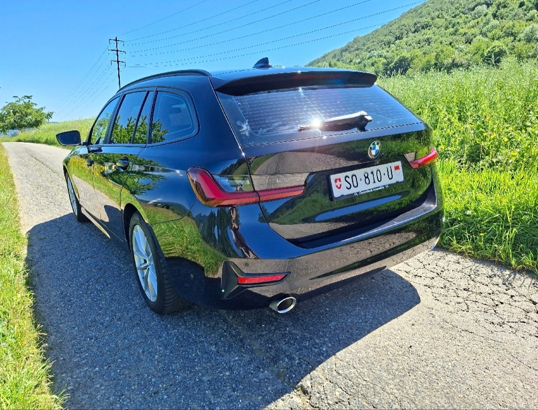 BMW 320d xDrive 48V Touring Steptronic-image-6