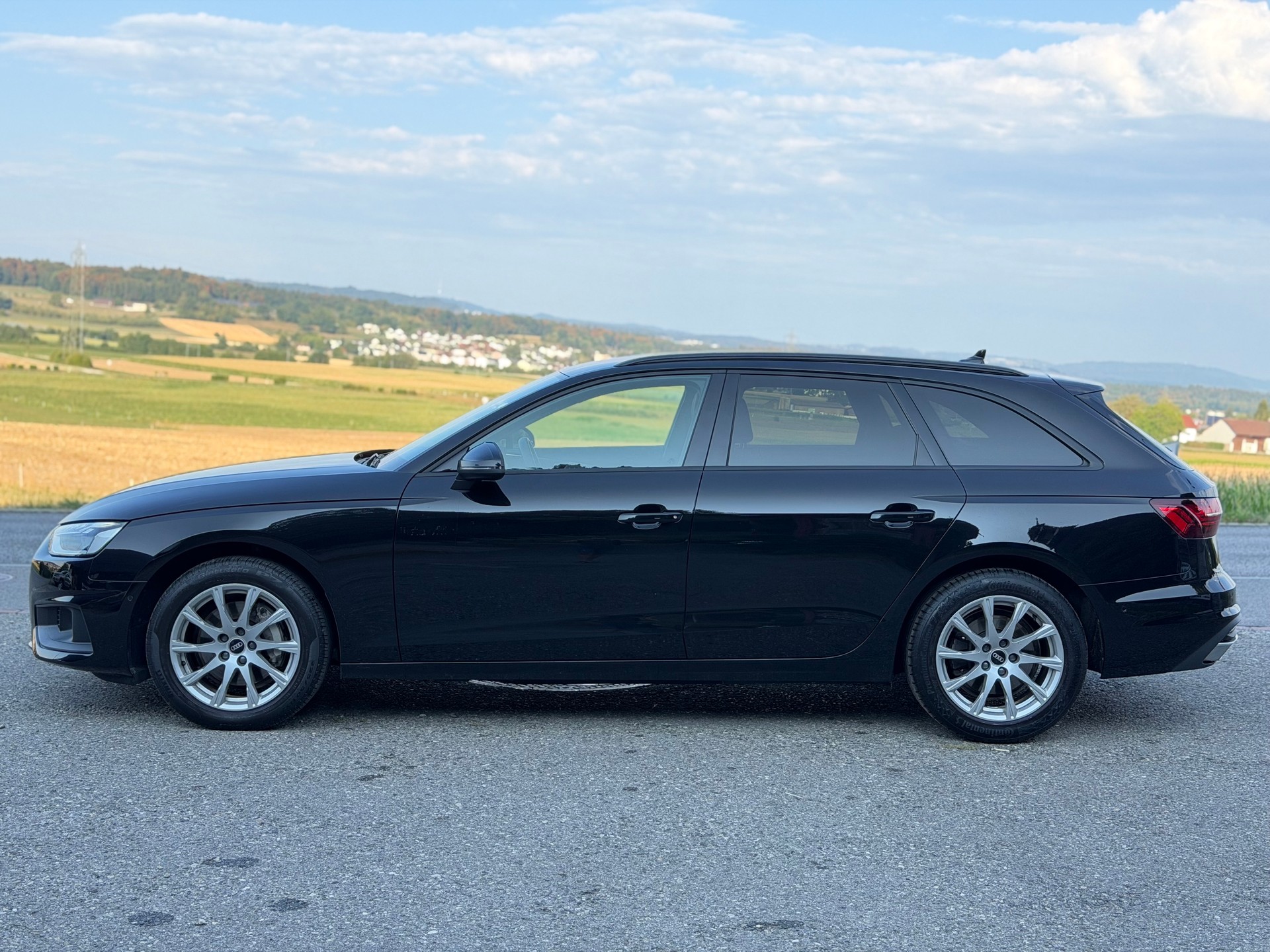 AUDI A4 Avant 40 TDI quattro S-tronic-showroom-element-1