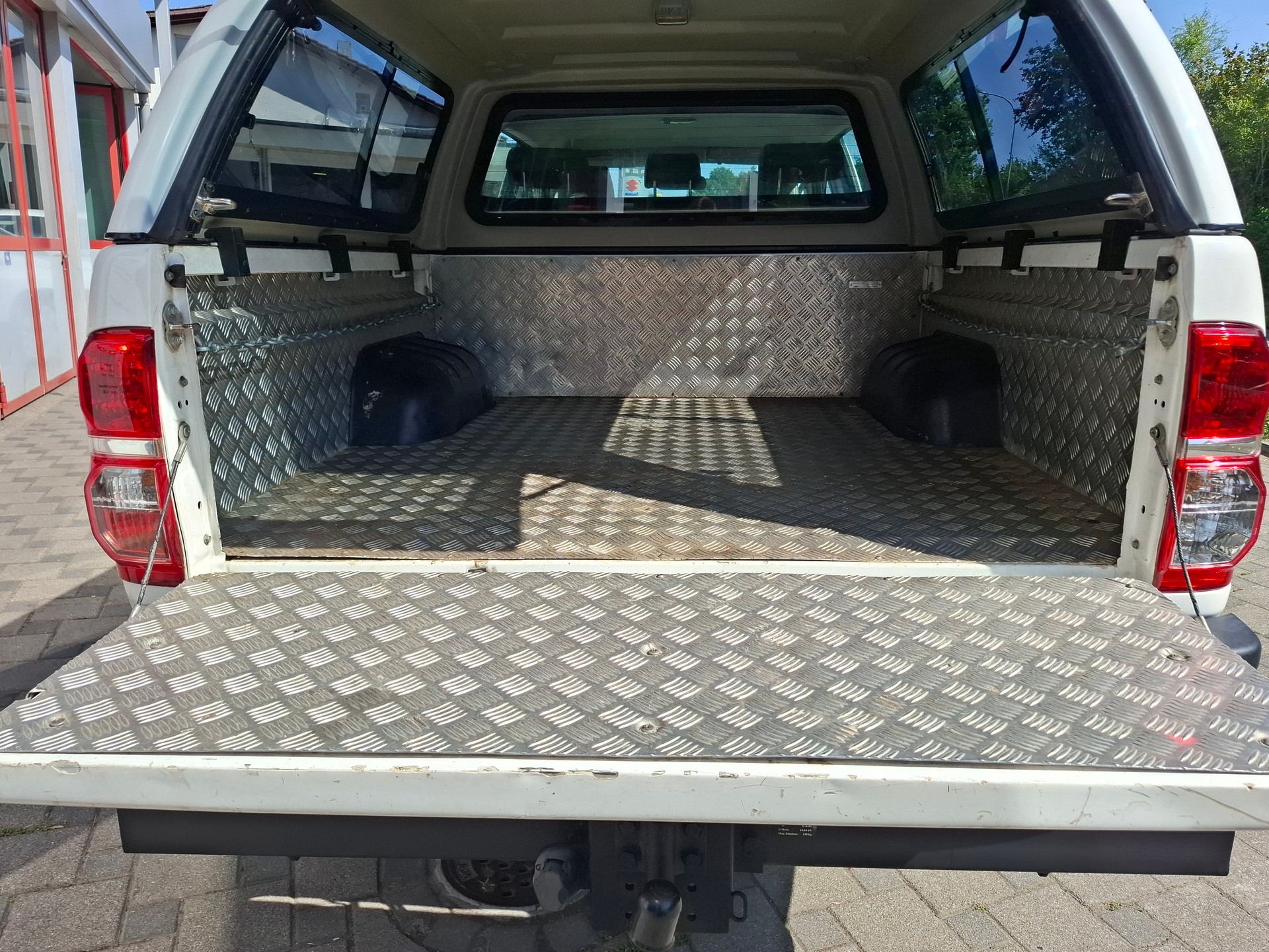 TOYOTA Hilux 2.5D 4WD Double Cab Luna-image-7