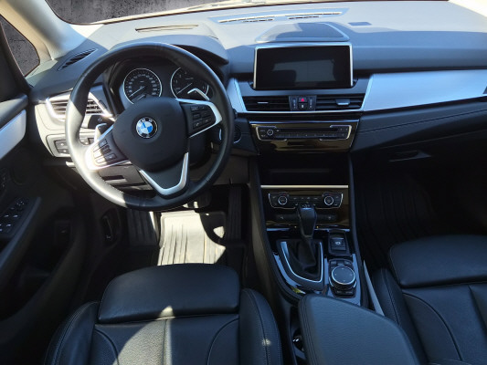 BMW 225i Active Tourer-image-7
