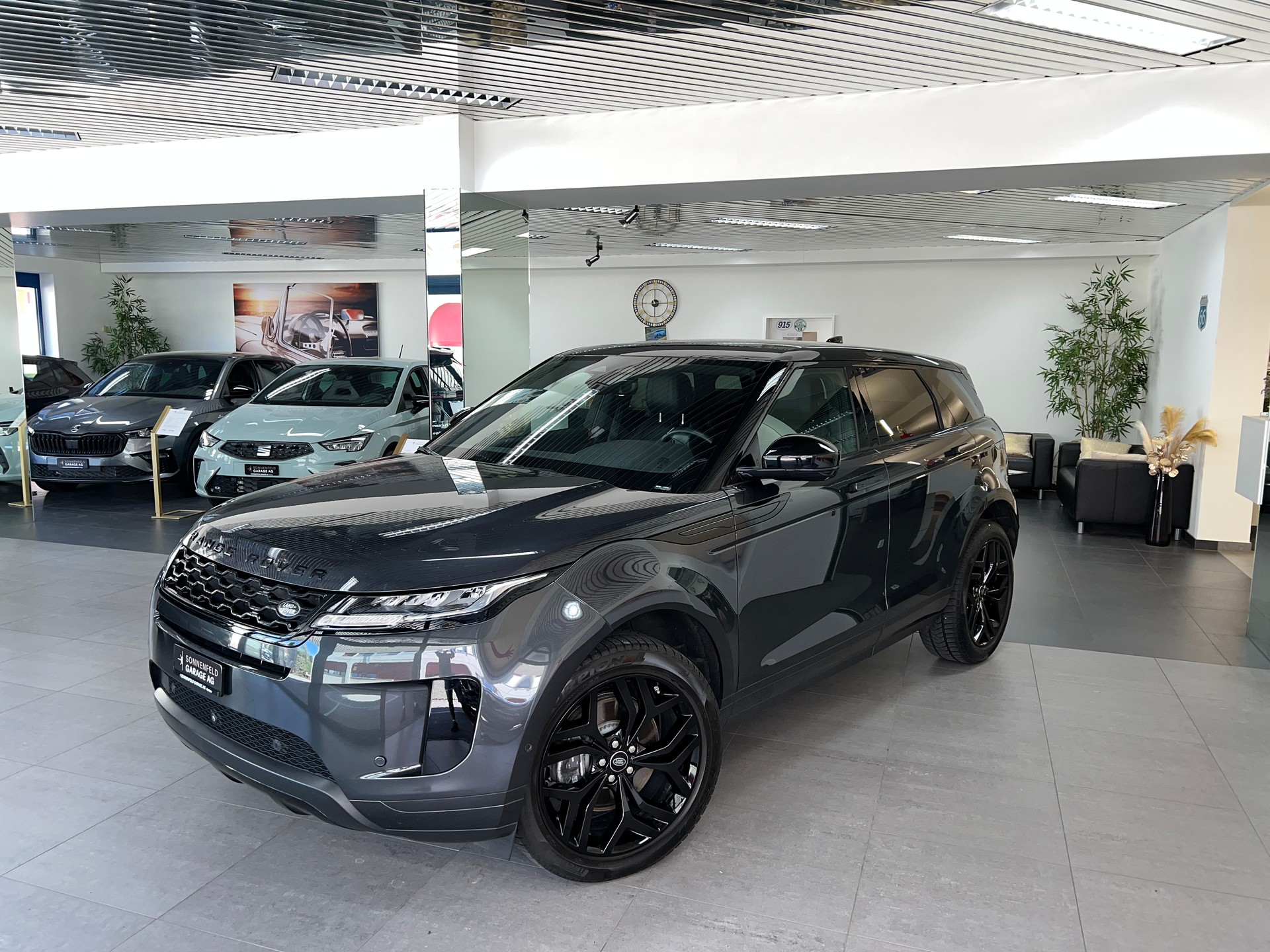 LAND ROVER Range Rover Evoque R-Dynamic P 200 AB AT9 / 4.3 % Leasing-showroom-element-3