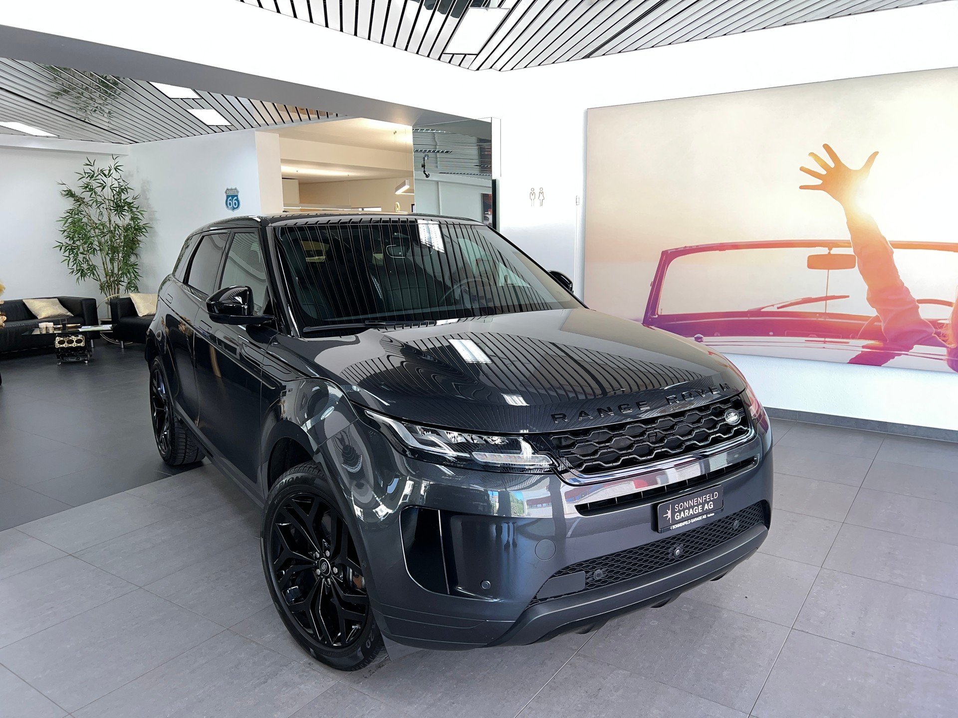 LAND ROVER Range Rover Evoque R-Dynamic P 200 AB AT9 / 4.3 % Leasing