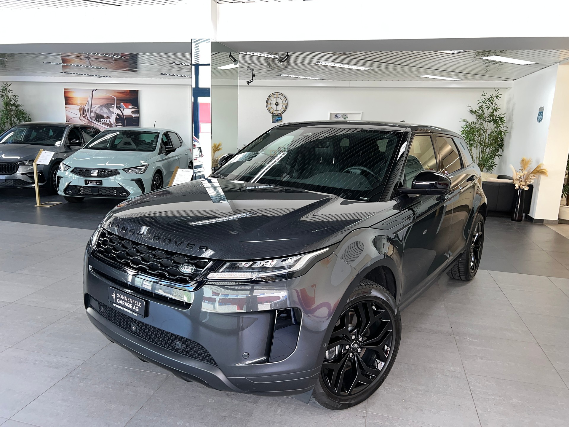 LAND ROVER Range Rover Evoque R-Dynamic P 200 AB AT9 / 4.3 % Leasing-showroom-element-2