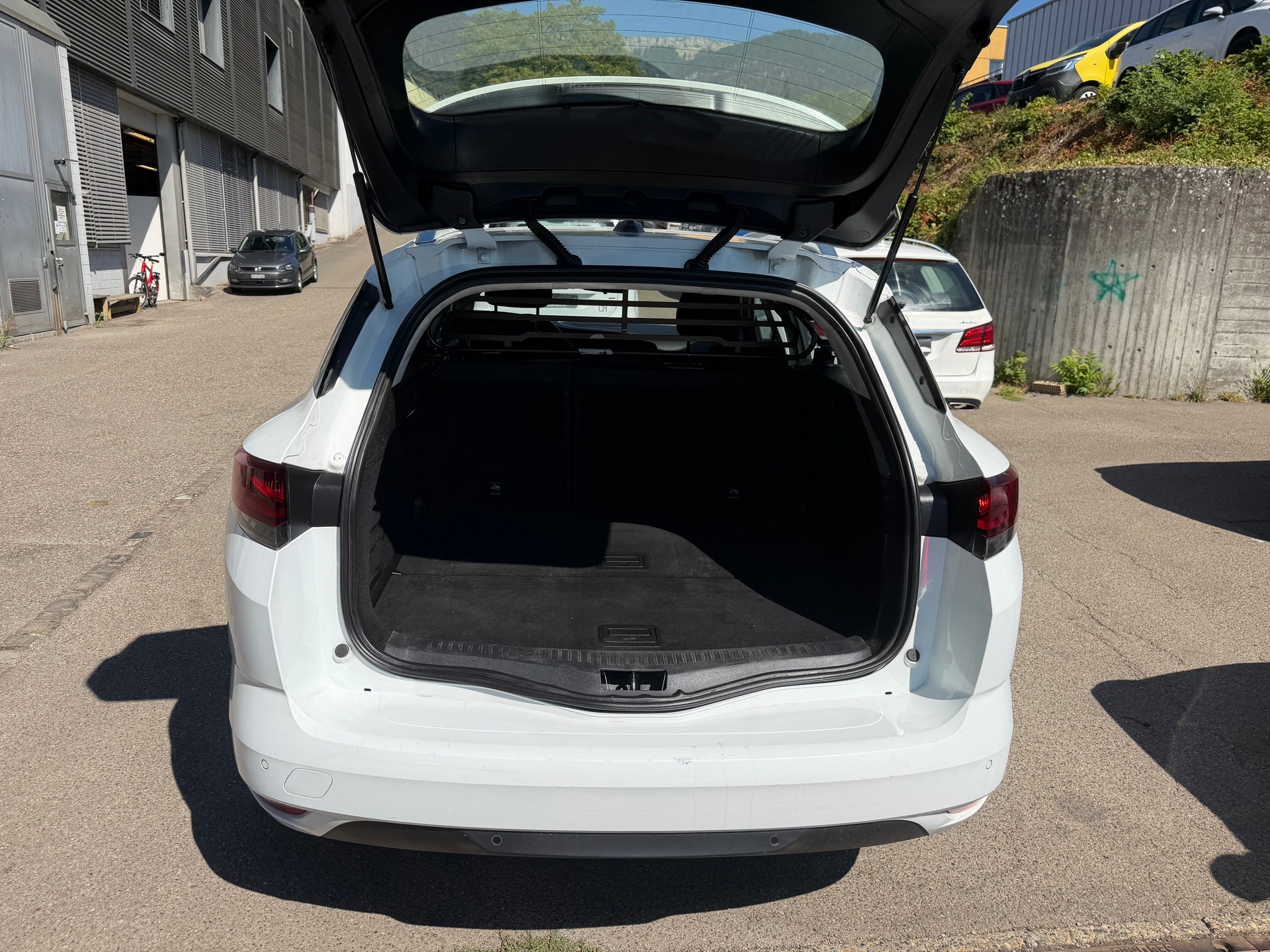 RENAULT Mégane Grandtour 1.5 dCi Business EDC * Gr. Navi * Klima-auto * PDC V+H * Tempomat * B6d-image-11