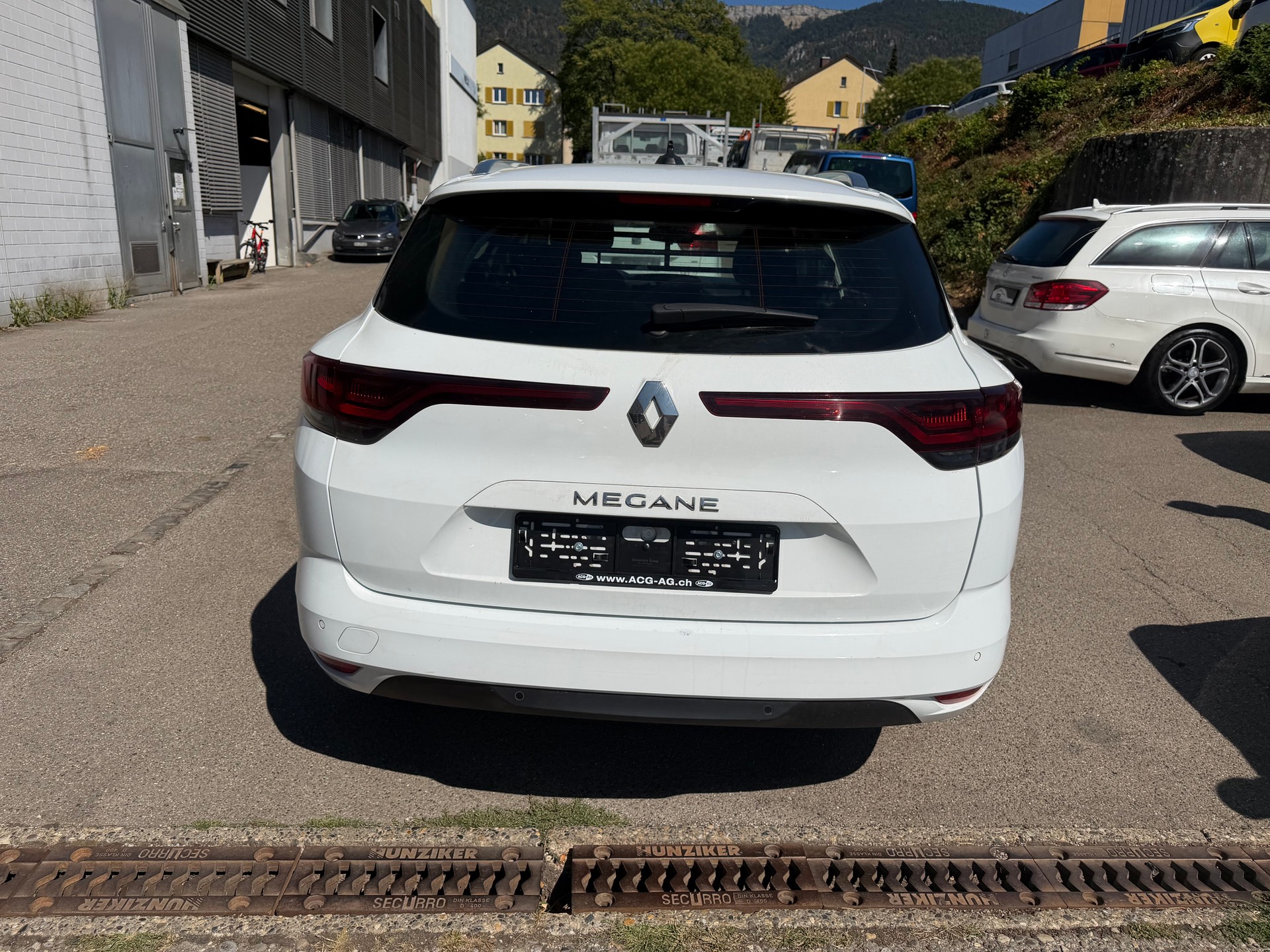 RENAULT Mégane Grandtour 1.5 dCi Business EDC * Gr. Navi * Klima-auto * PDC V+H * Tempomat * B6d-image-10