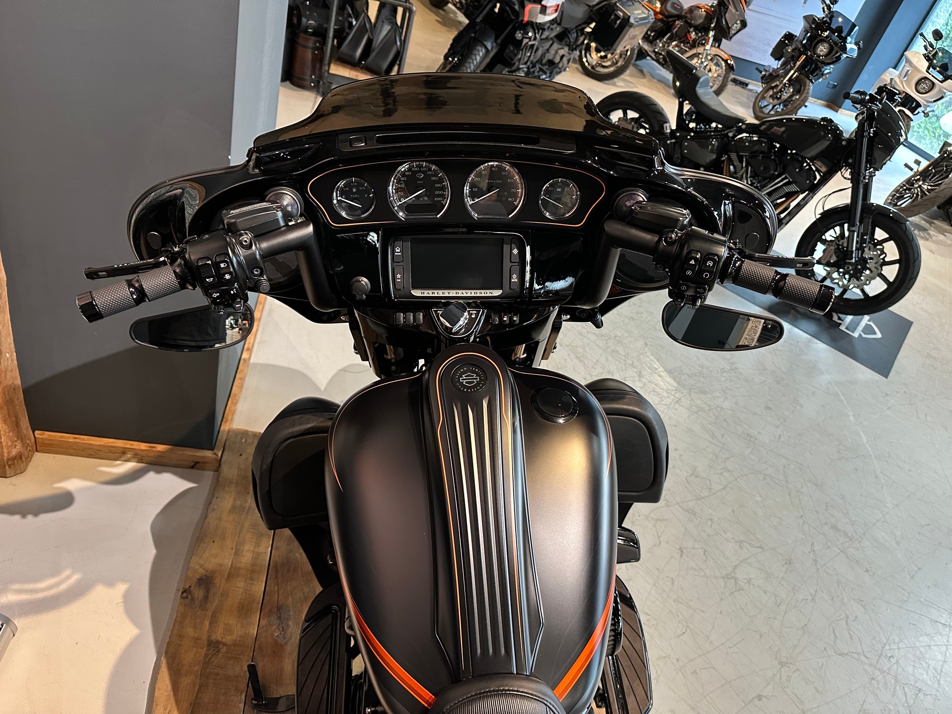 HARLEY-DAVIDSON FLHXSE Street Glide ABS CVO 114-image-11