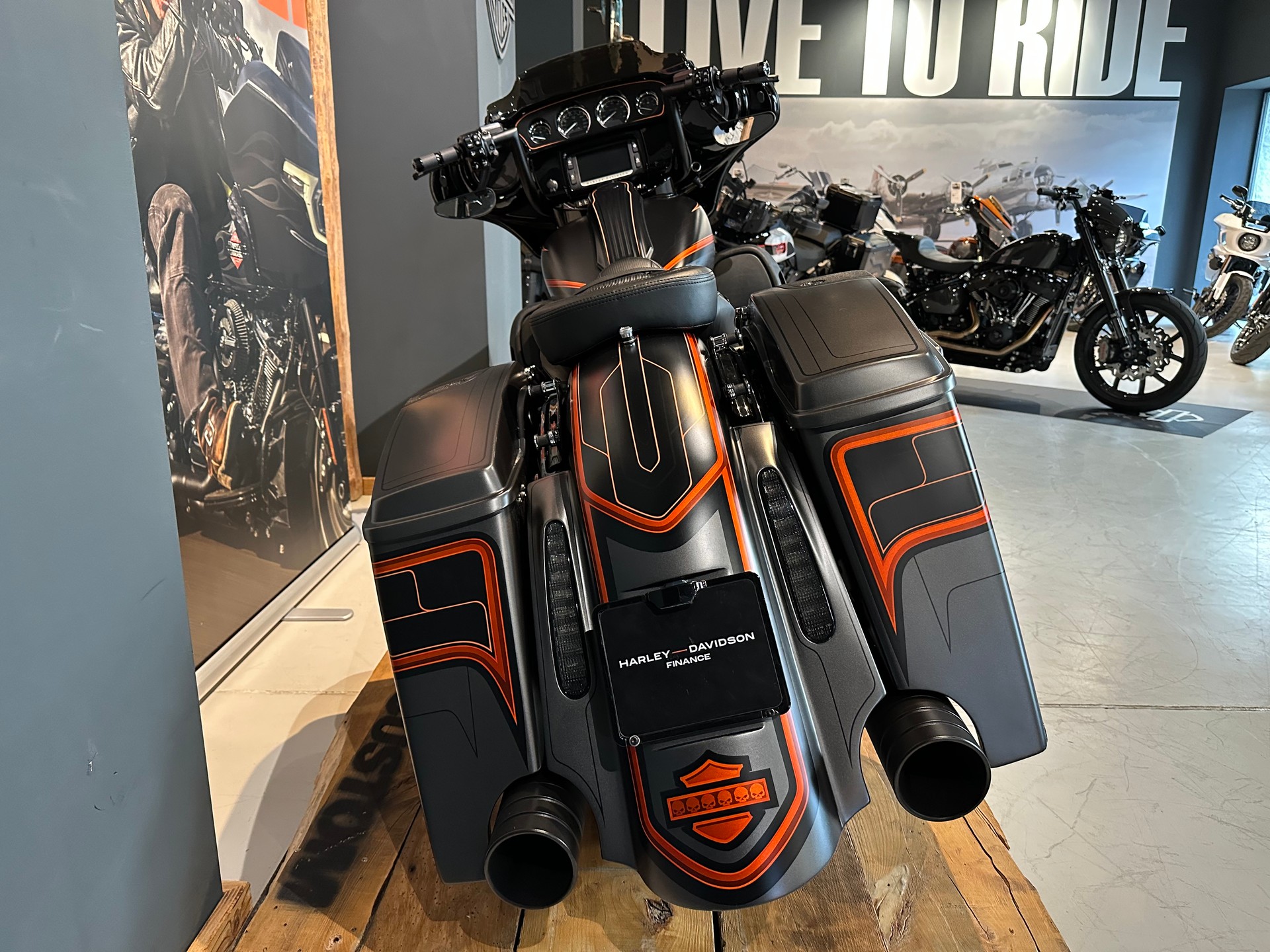 HARLEY-DAVIDSON FLHXSE Street Glide ABS CVO 114-image-10