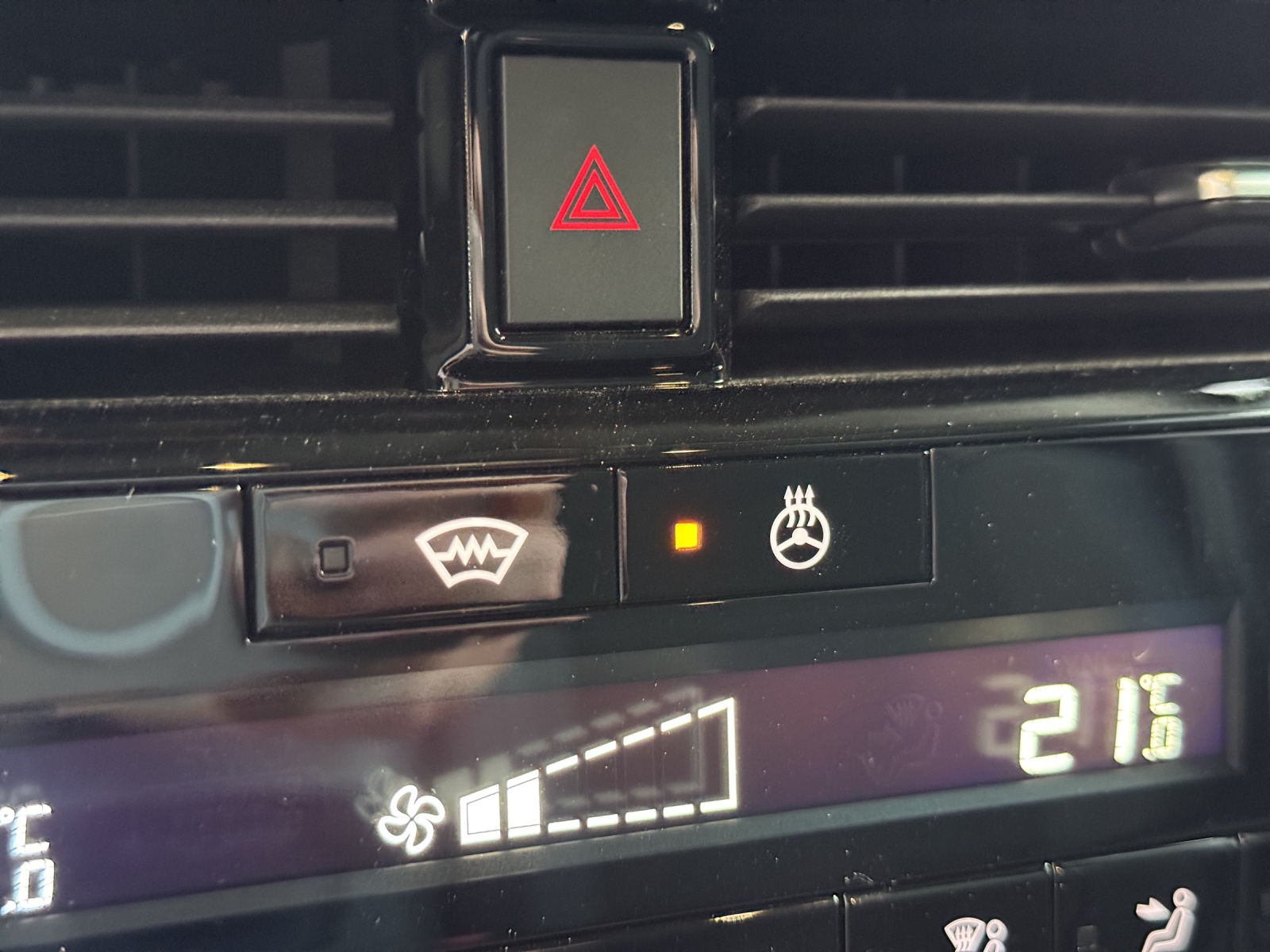 NISSAN Qashqai 1.3 DIG-T MHEV N-Connecta Xtronic (5 STÜCK)-image-26